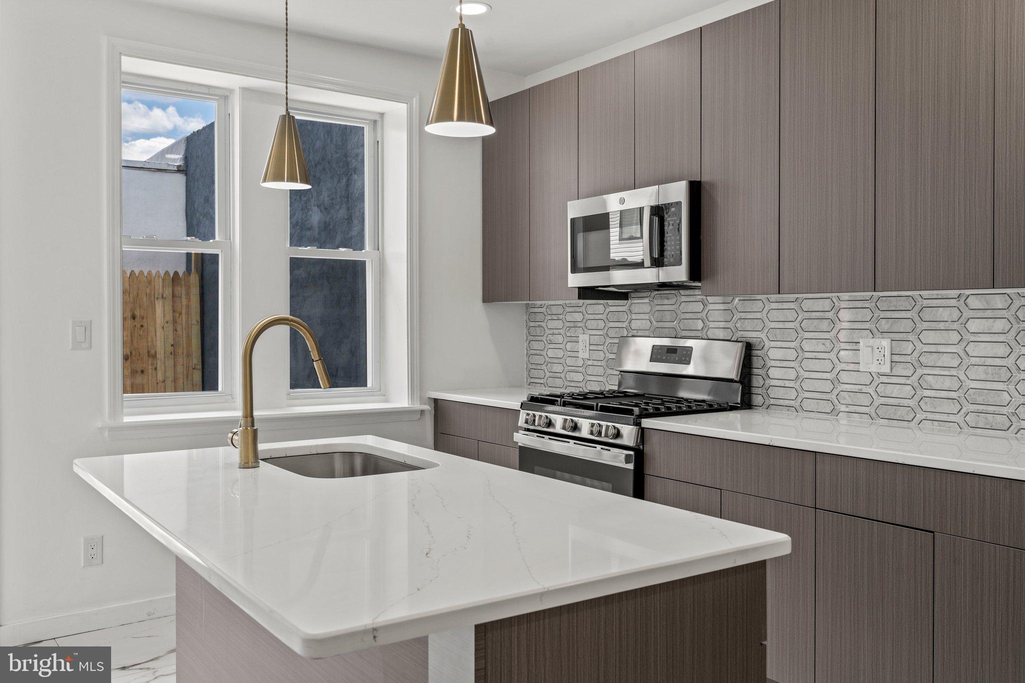 POINT BREEZE - Residential