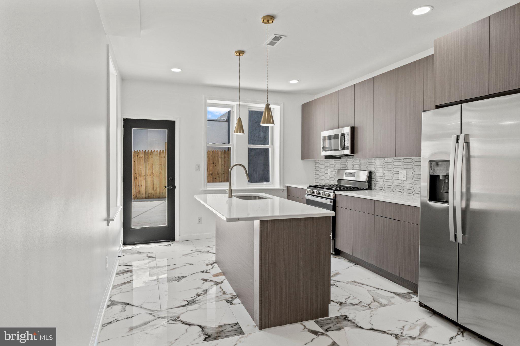 POINT BREEZE - Residential