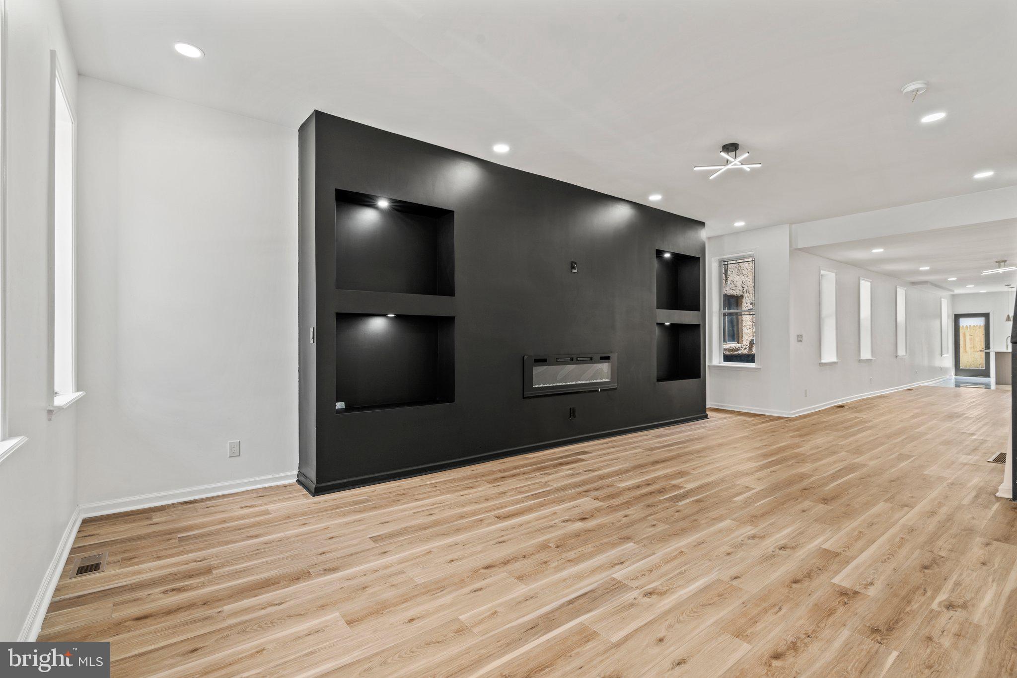 POINT BREEZE - Residential