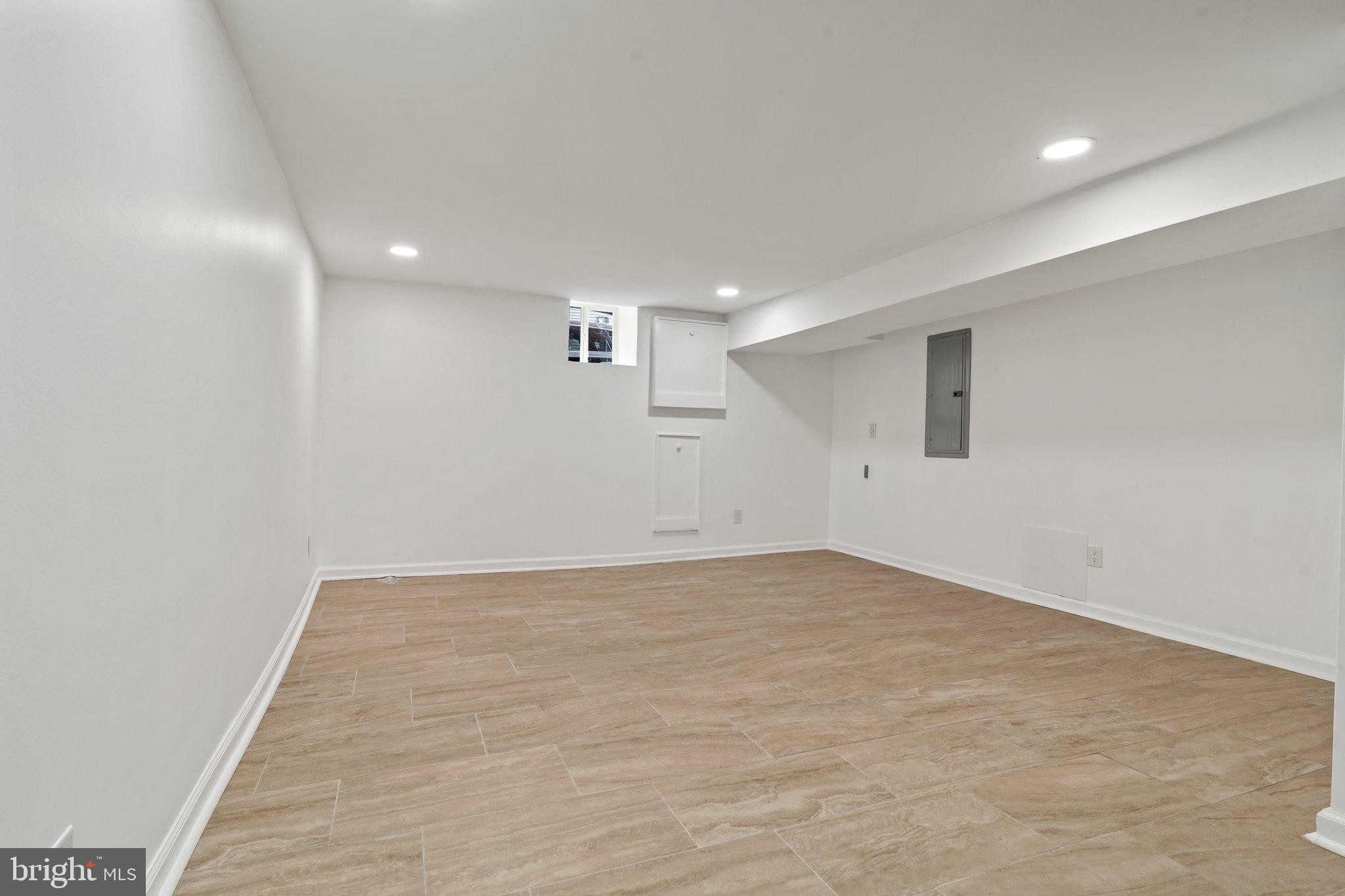 POINT BREEZE - Residential