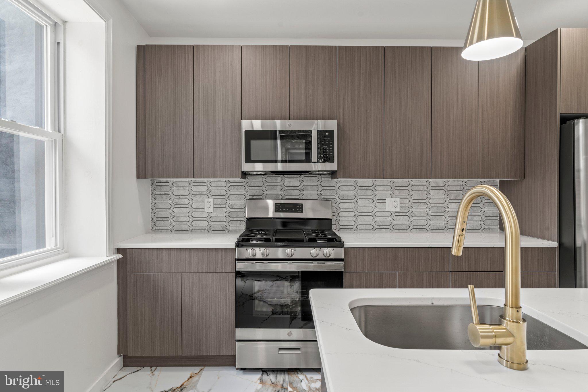 POINT BREEZE - Residential