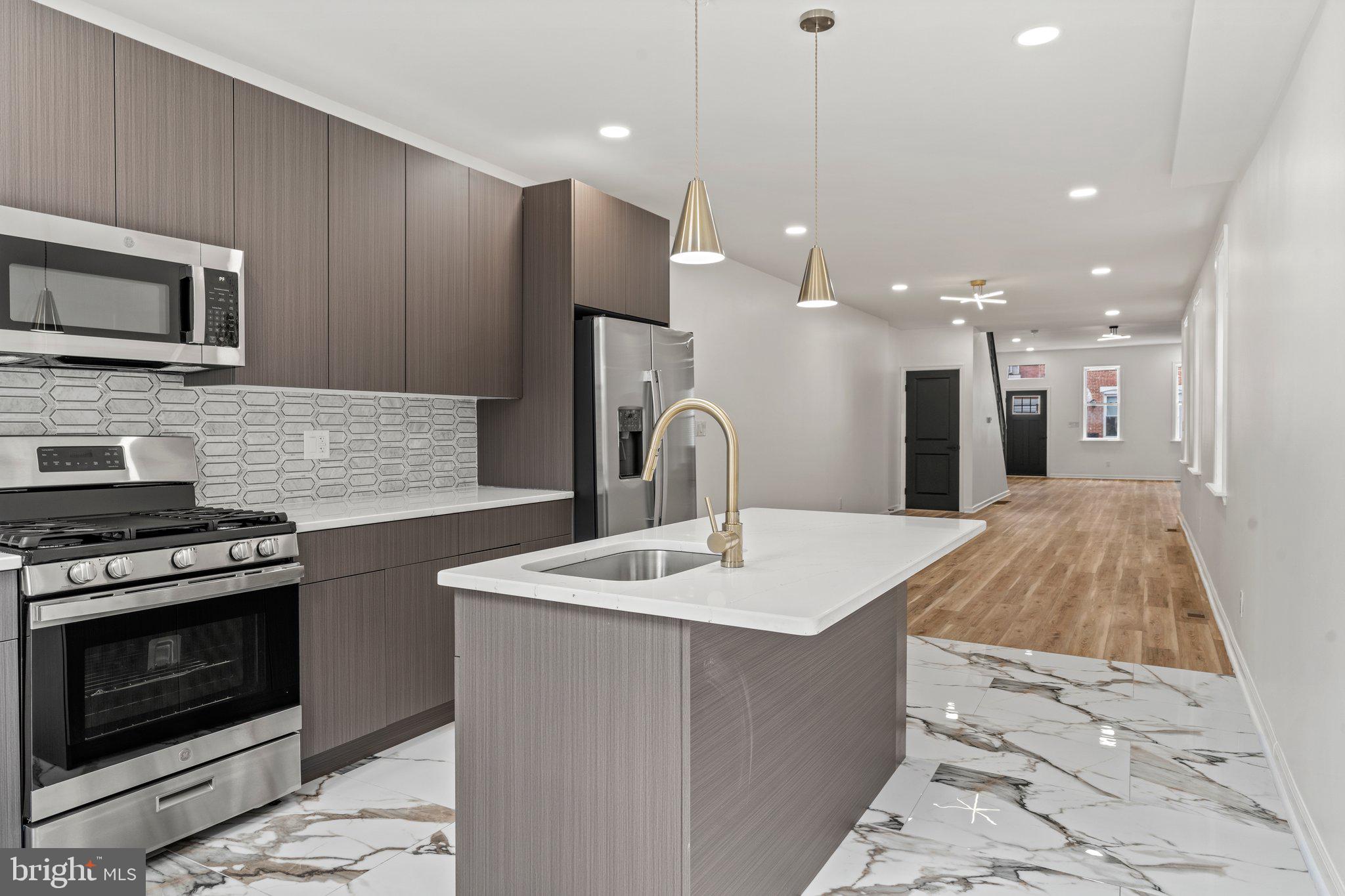 POINT BREEZE - Residential
