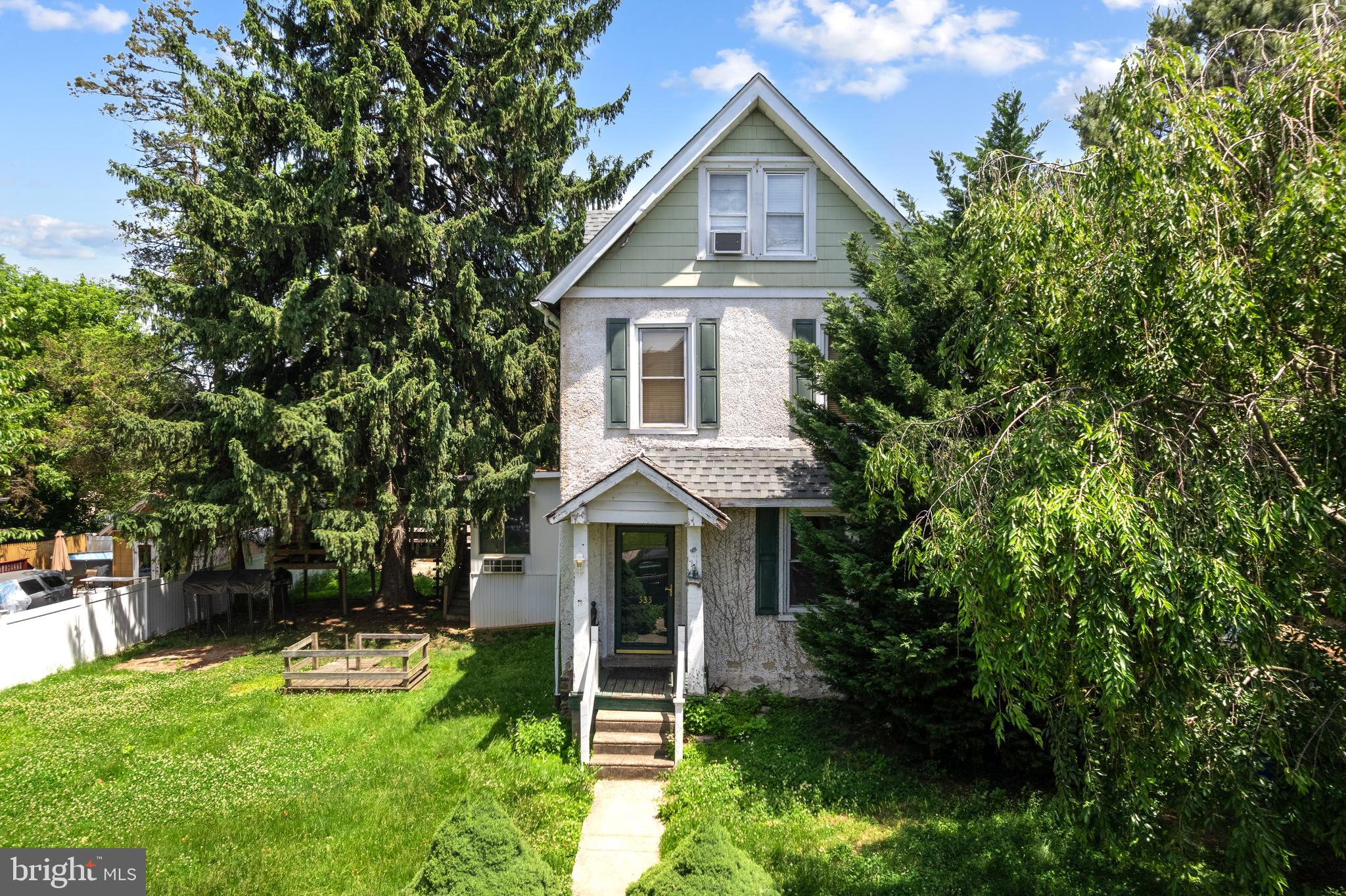 LAWNDALE - Commercial Sale