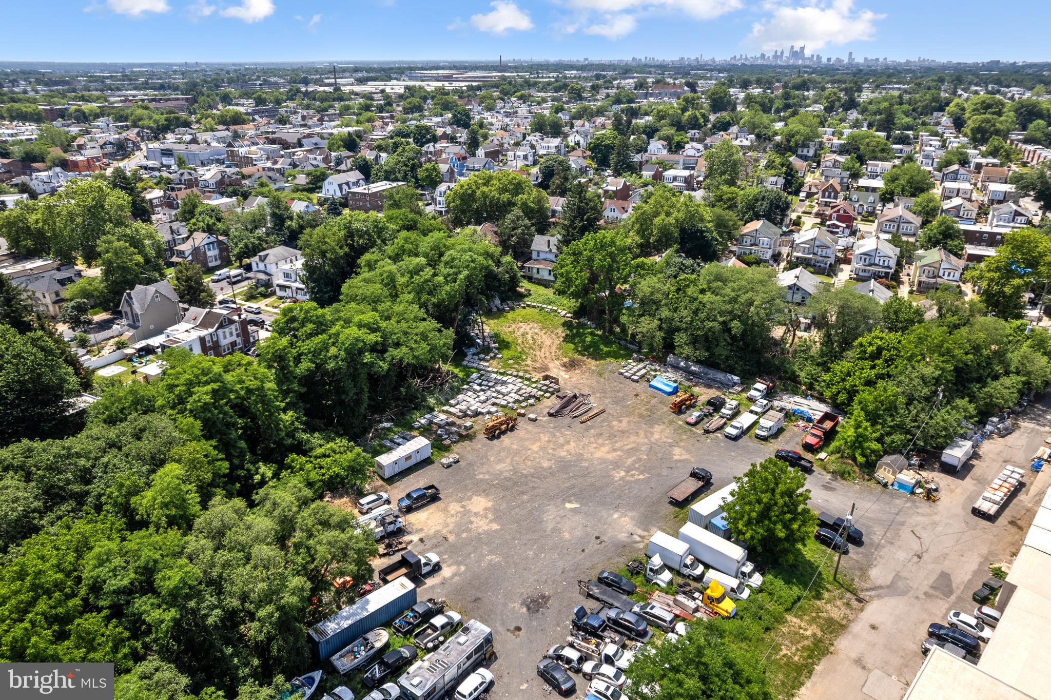 LAWNDALE - Commercial Sale