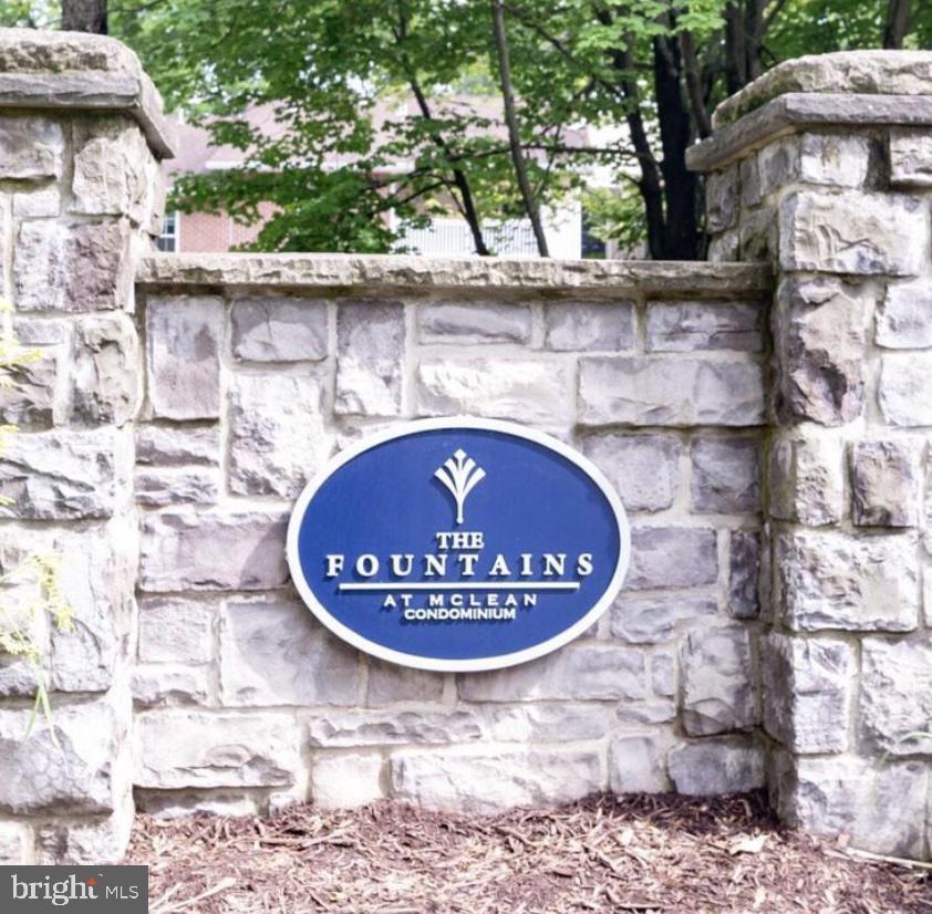 FOUNTAINS AT MCLEAN - Residential