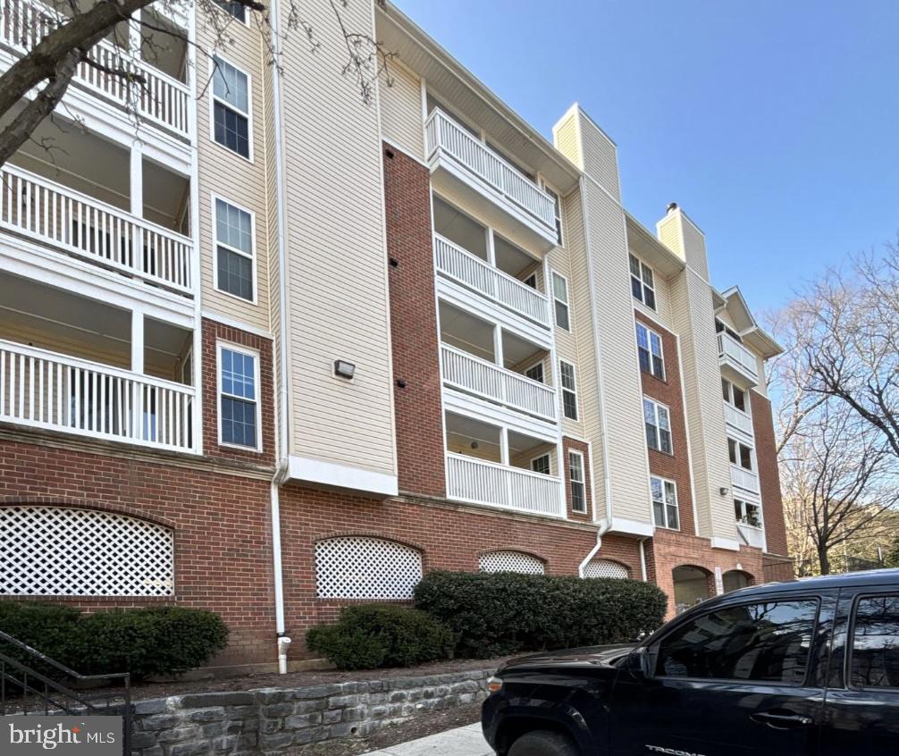 FOUNTAINS AT MCLEAN - Residential