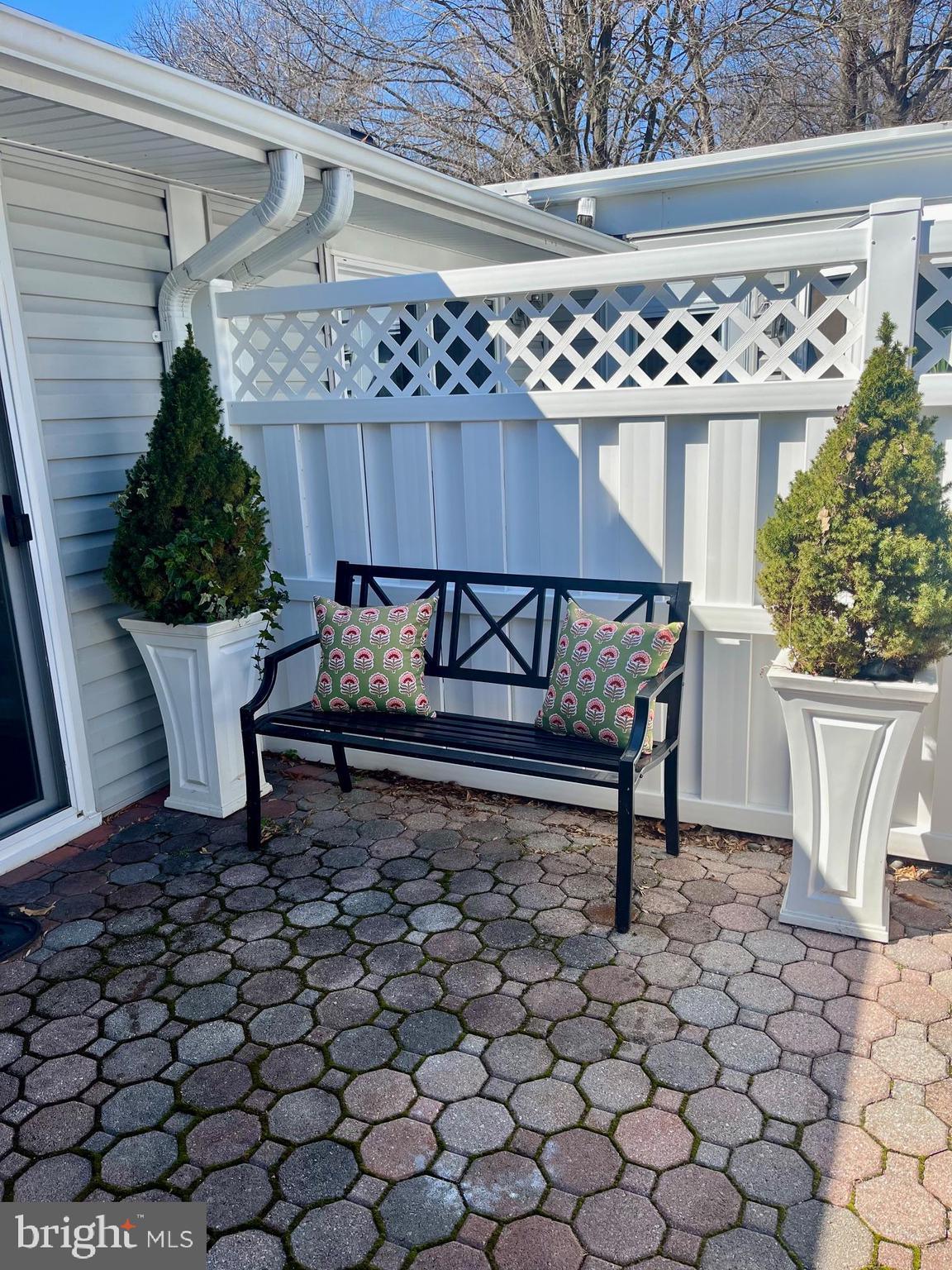 LEISURE WORLD - Residential