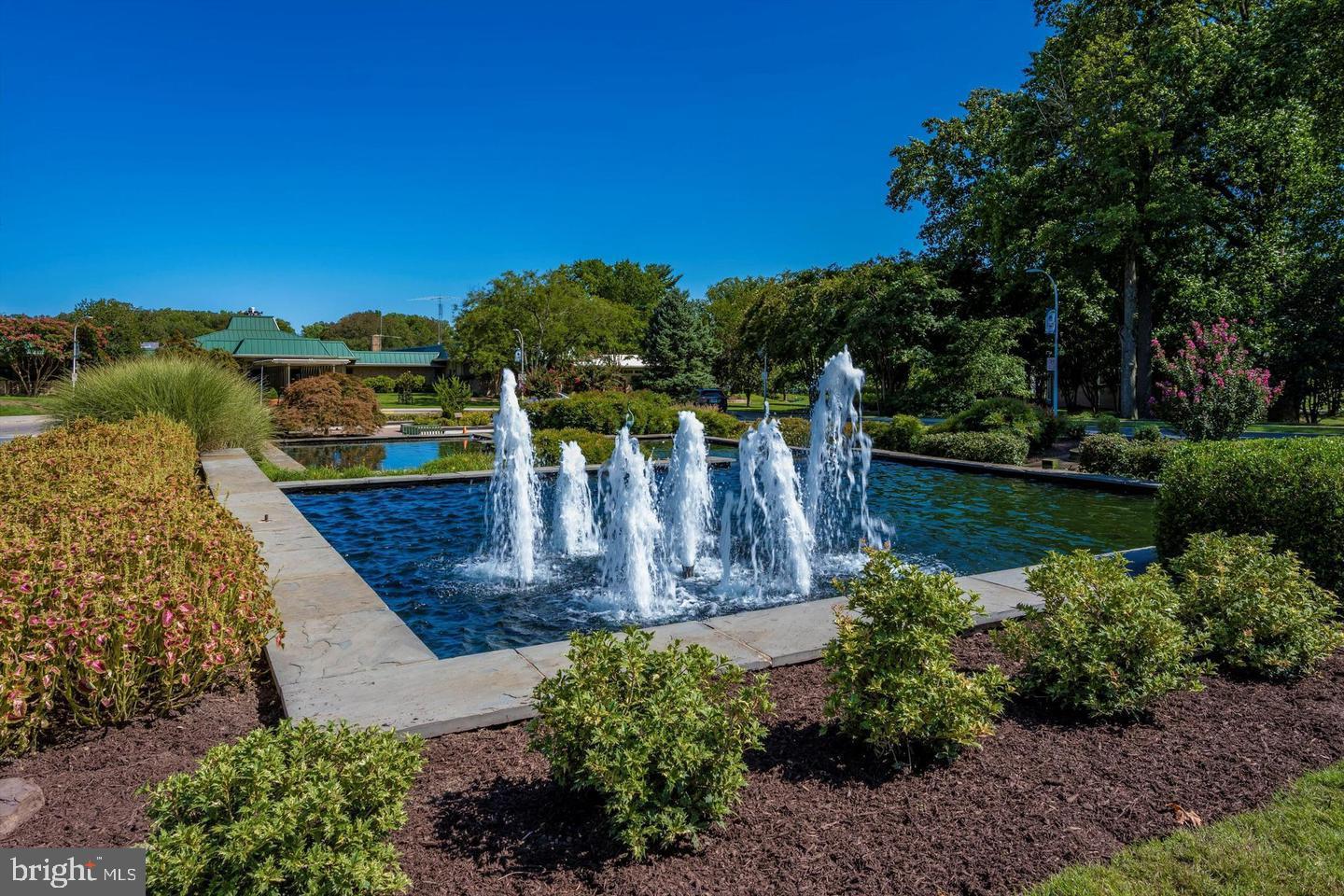 LEISURE WORLD - Residential