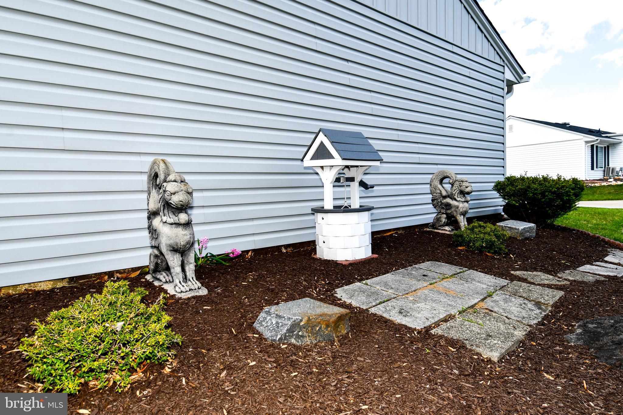 LEISURE WORLD - Residential