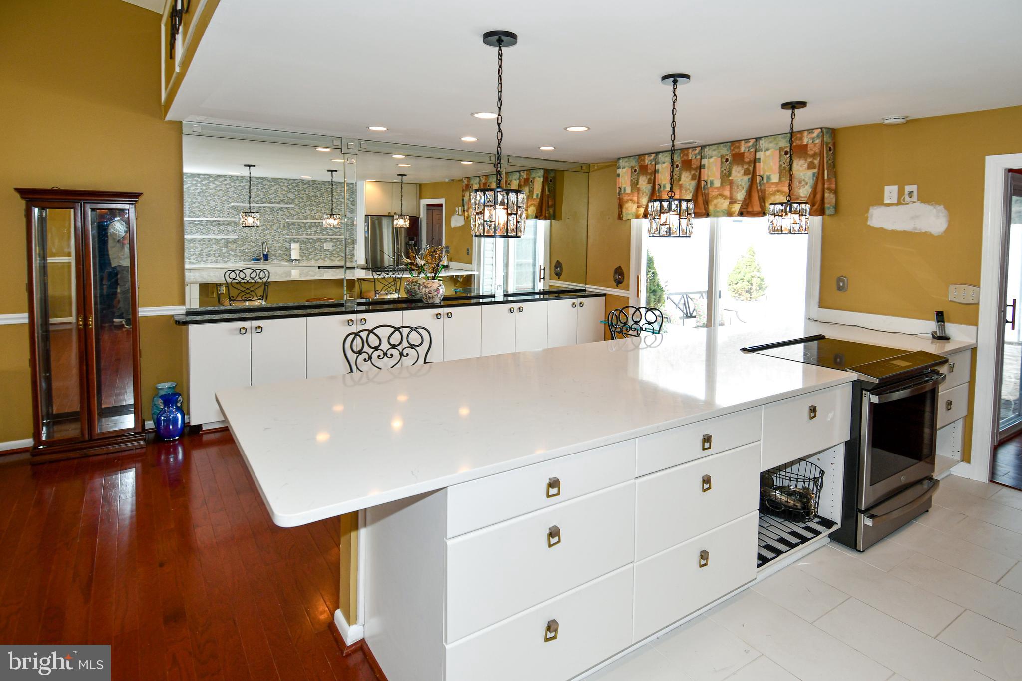 LEISURE WORLD - Residential