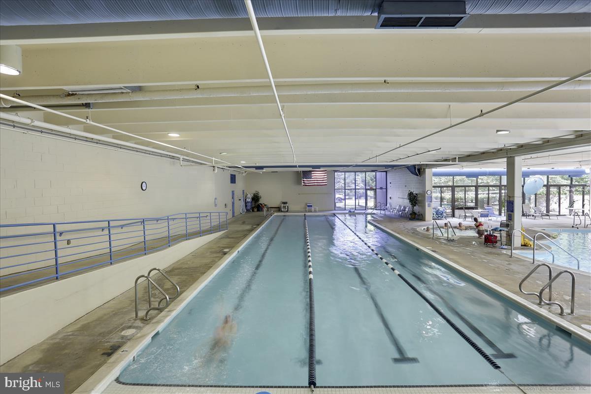 LEISURE WORLD - Residential