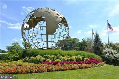 LEISURE WORLD - Residential