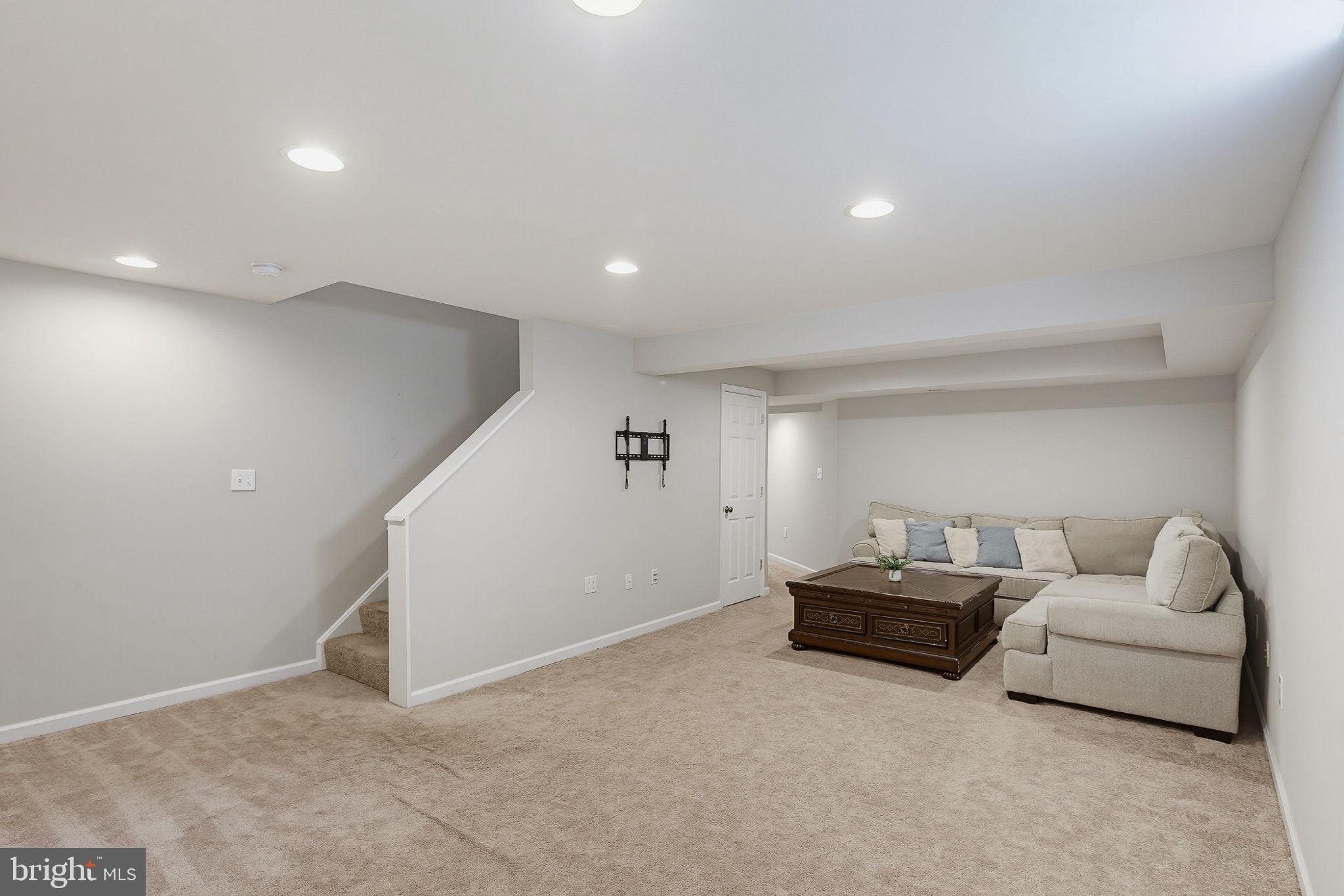 THE MEADOW AT NEW MARKET - Residential