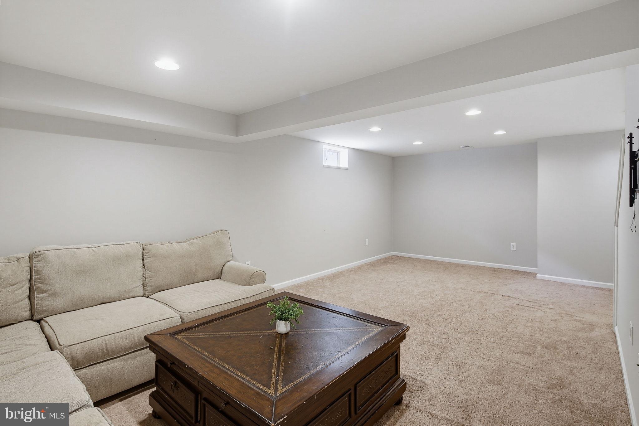 THE MEADOW AT NEW MARKET - Residential