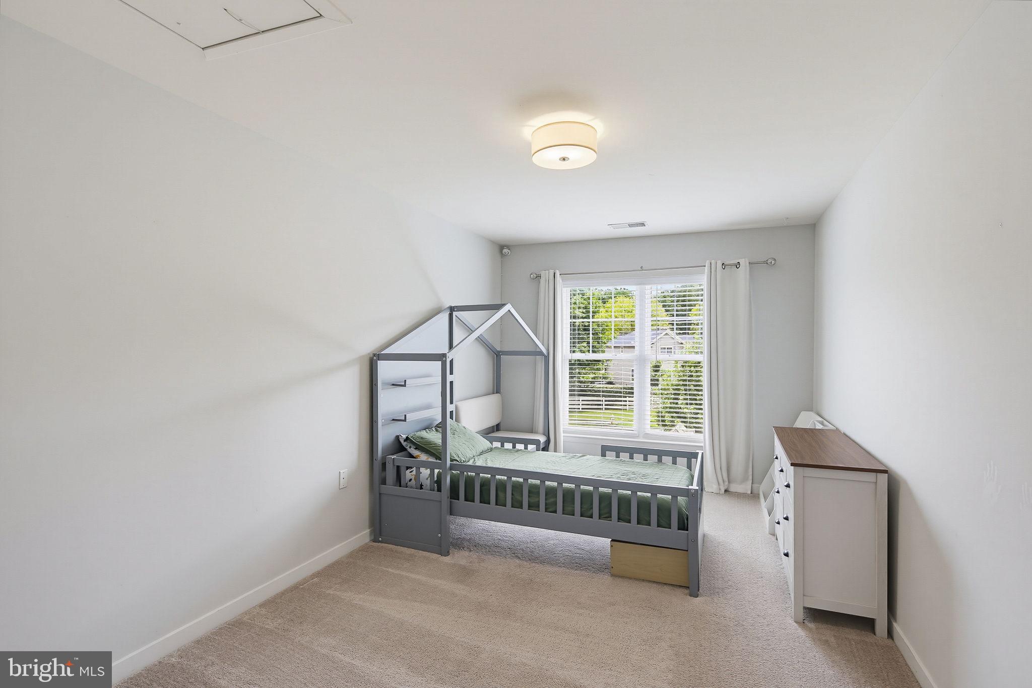 THE MEADOW AT NEW MARKET - Residential