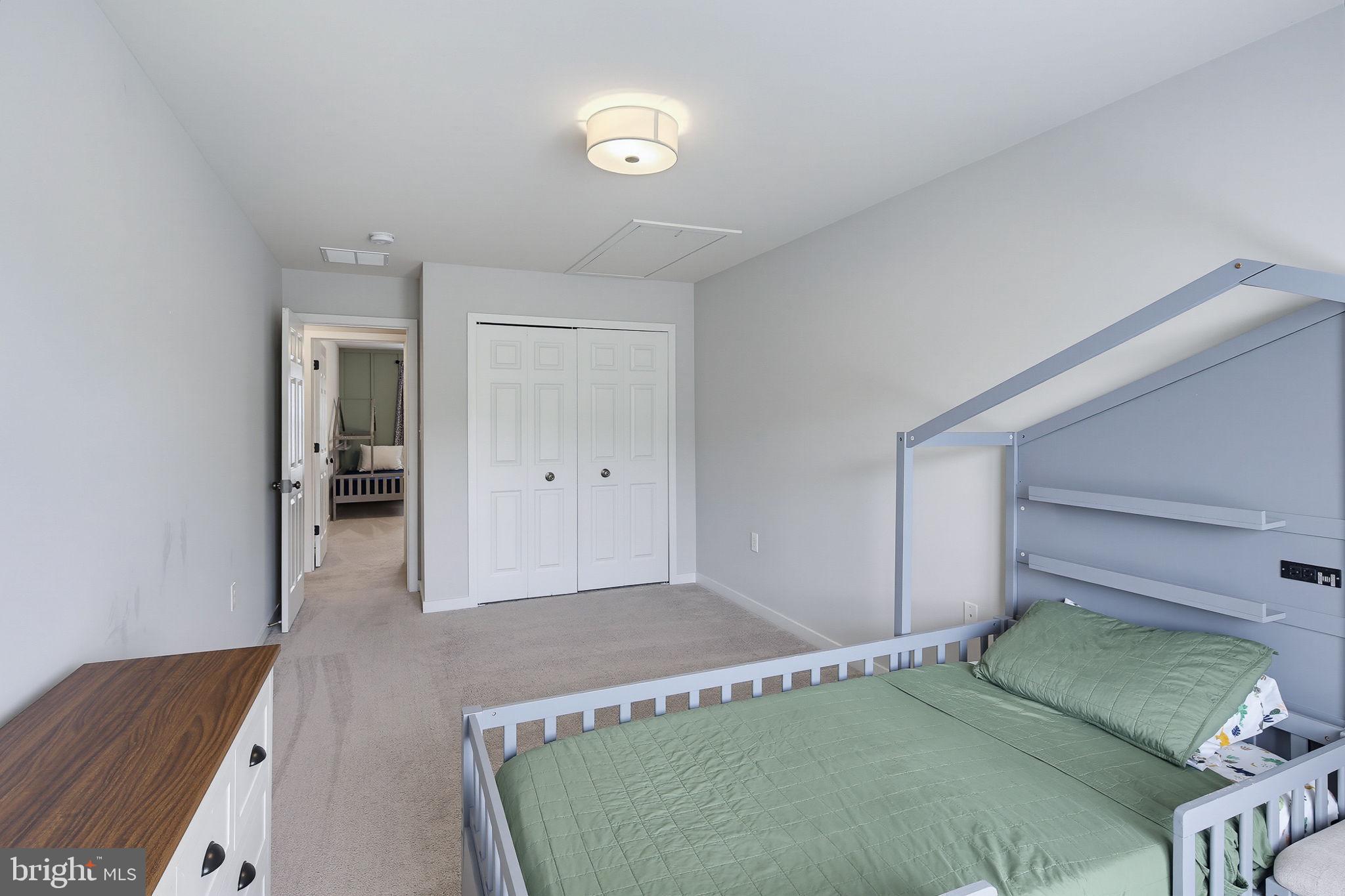THE MEADOW AT NEW MARKET - Residential
