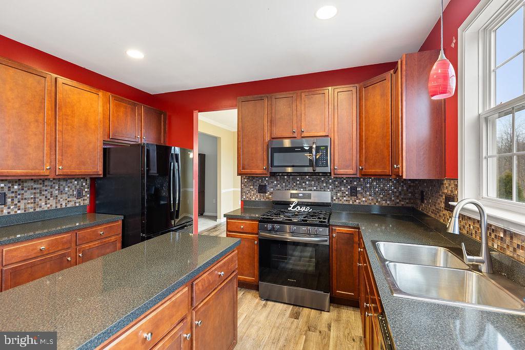 ARCHERS ROCK - Residential