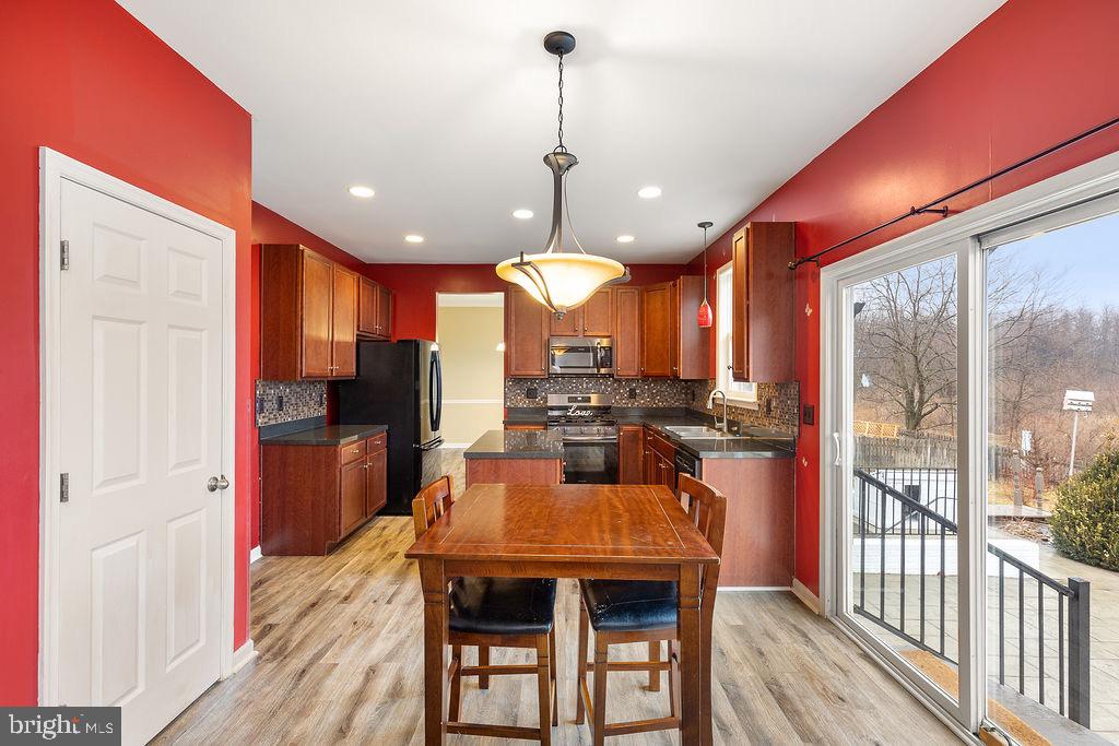 ARCHERS ROCK - Residential