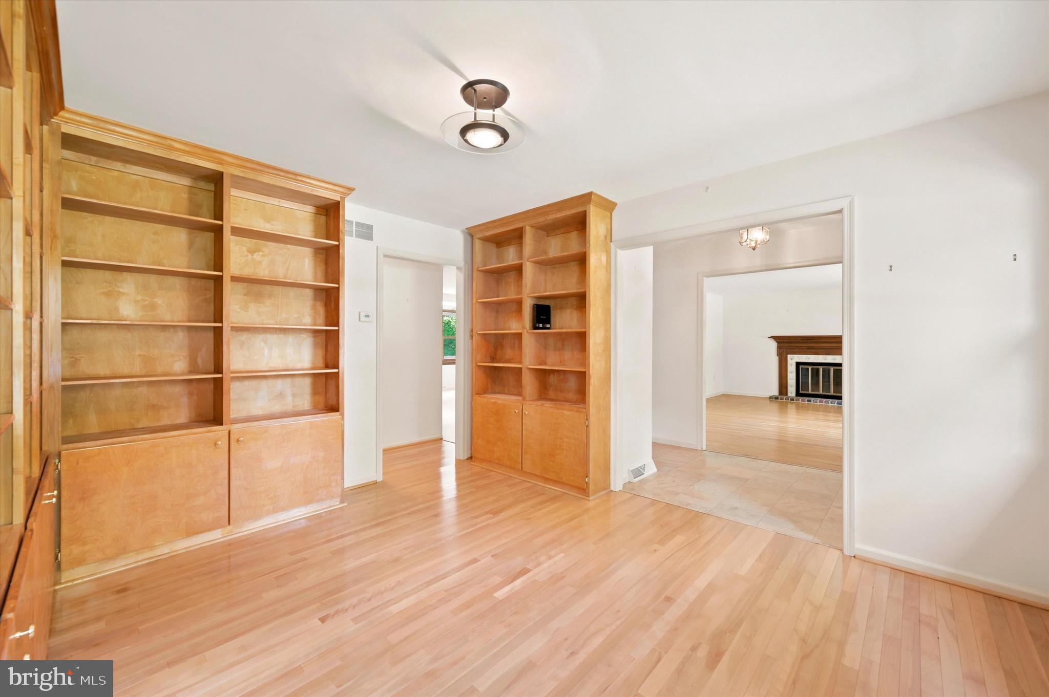 LAFAYETTE HILL - Residential