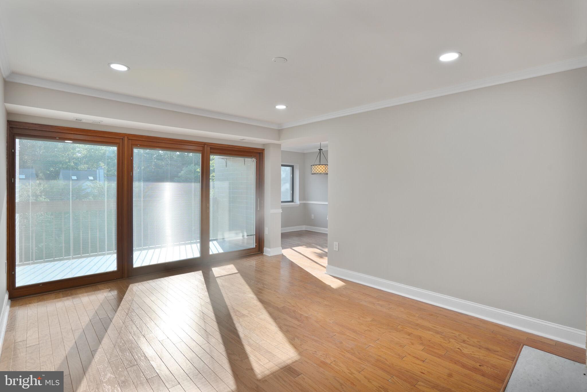 SPRINGWOOD - Residential