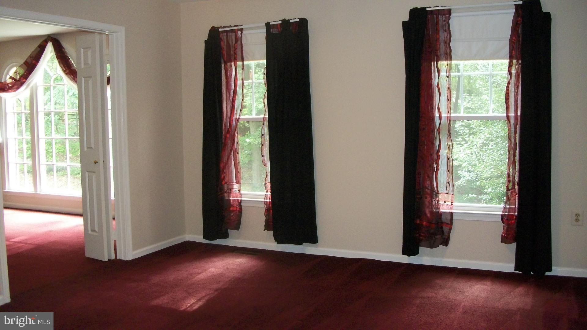 OCCOQUAN OAKS - Residential