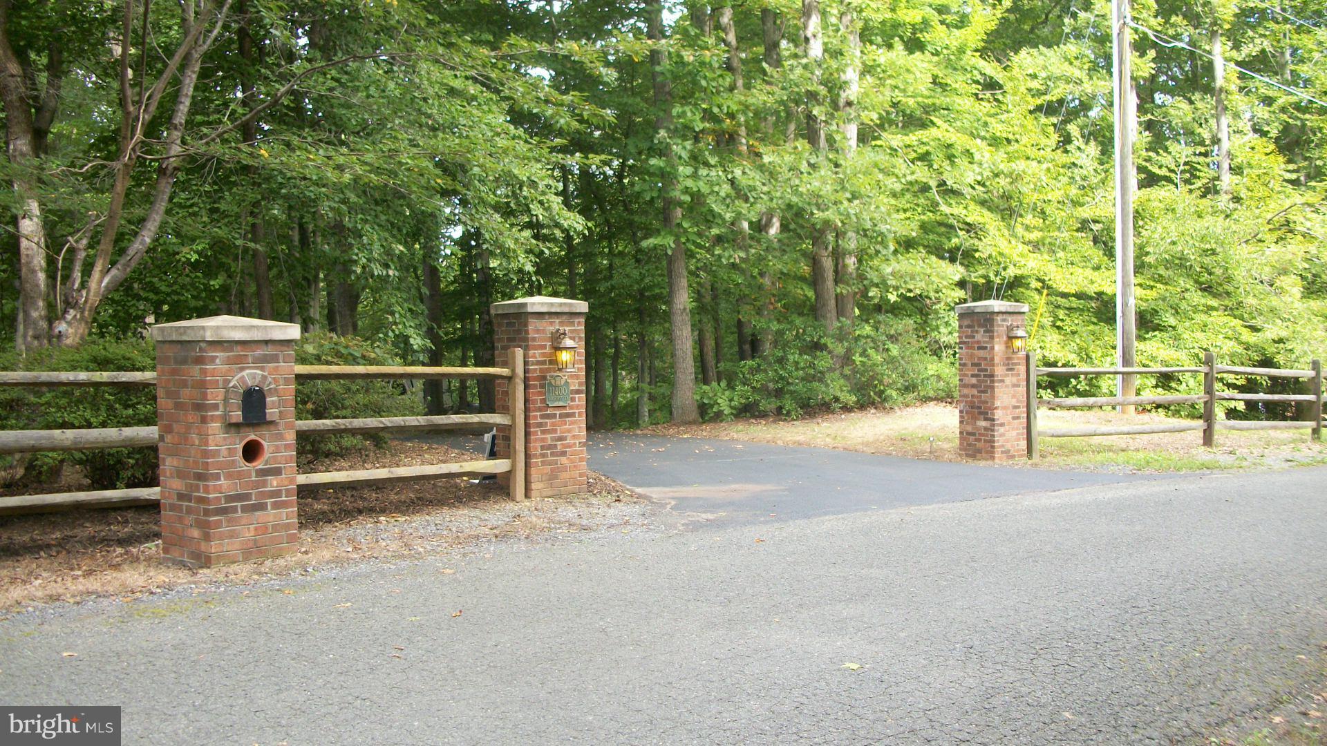 OCCOQUAN OAKS - Residential