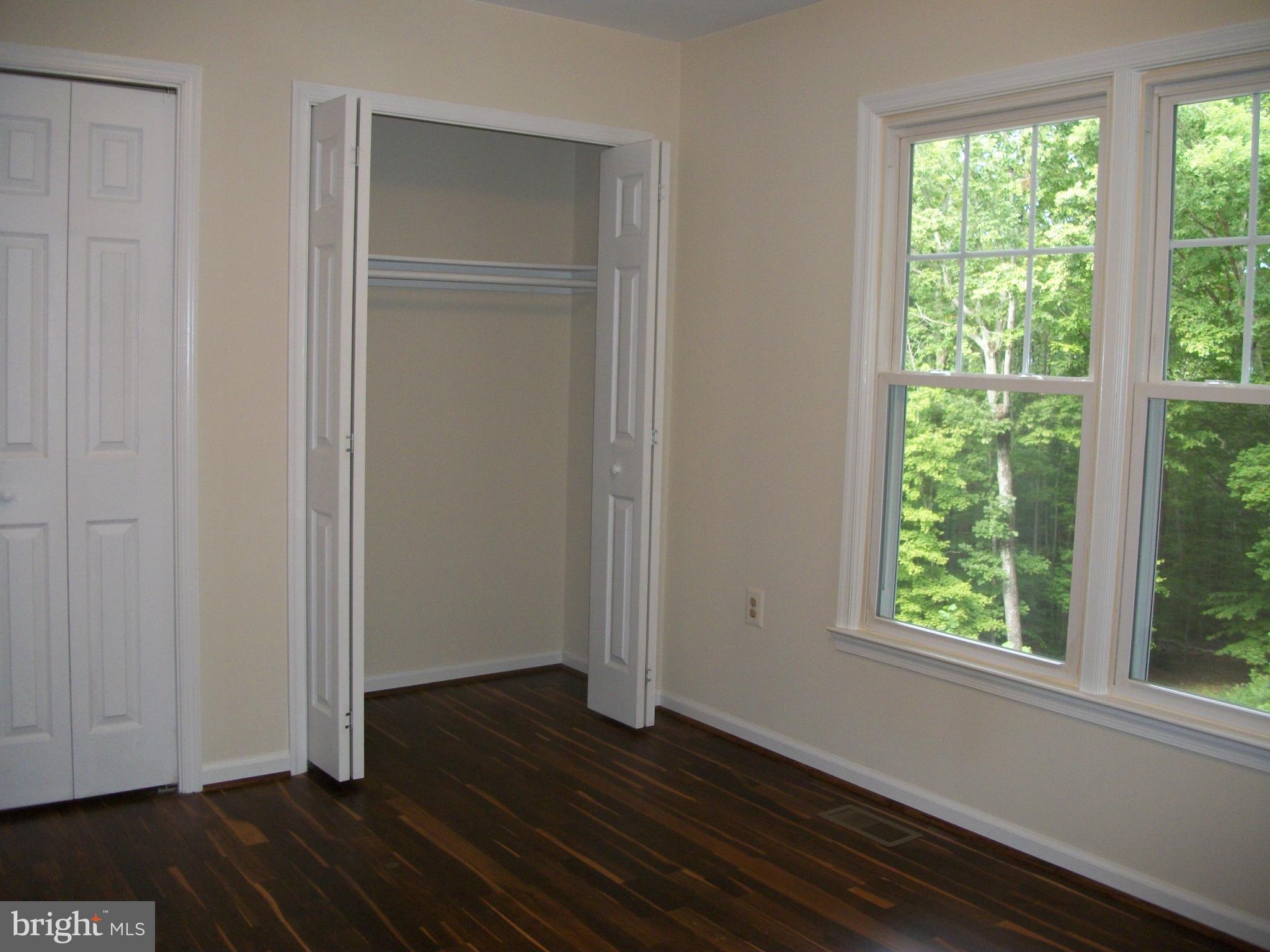OCCOQUAN OAKS - Residential