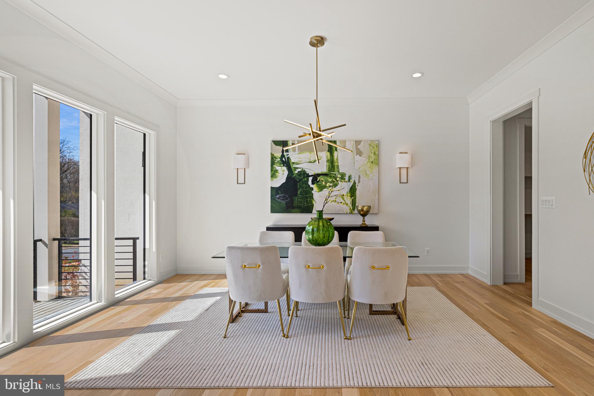 GOLF CLUB MANOR - Residential
