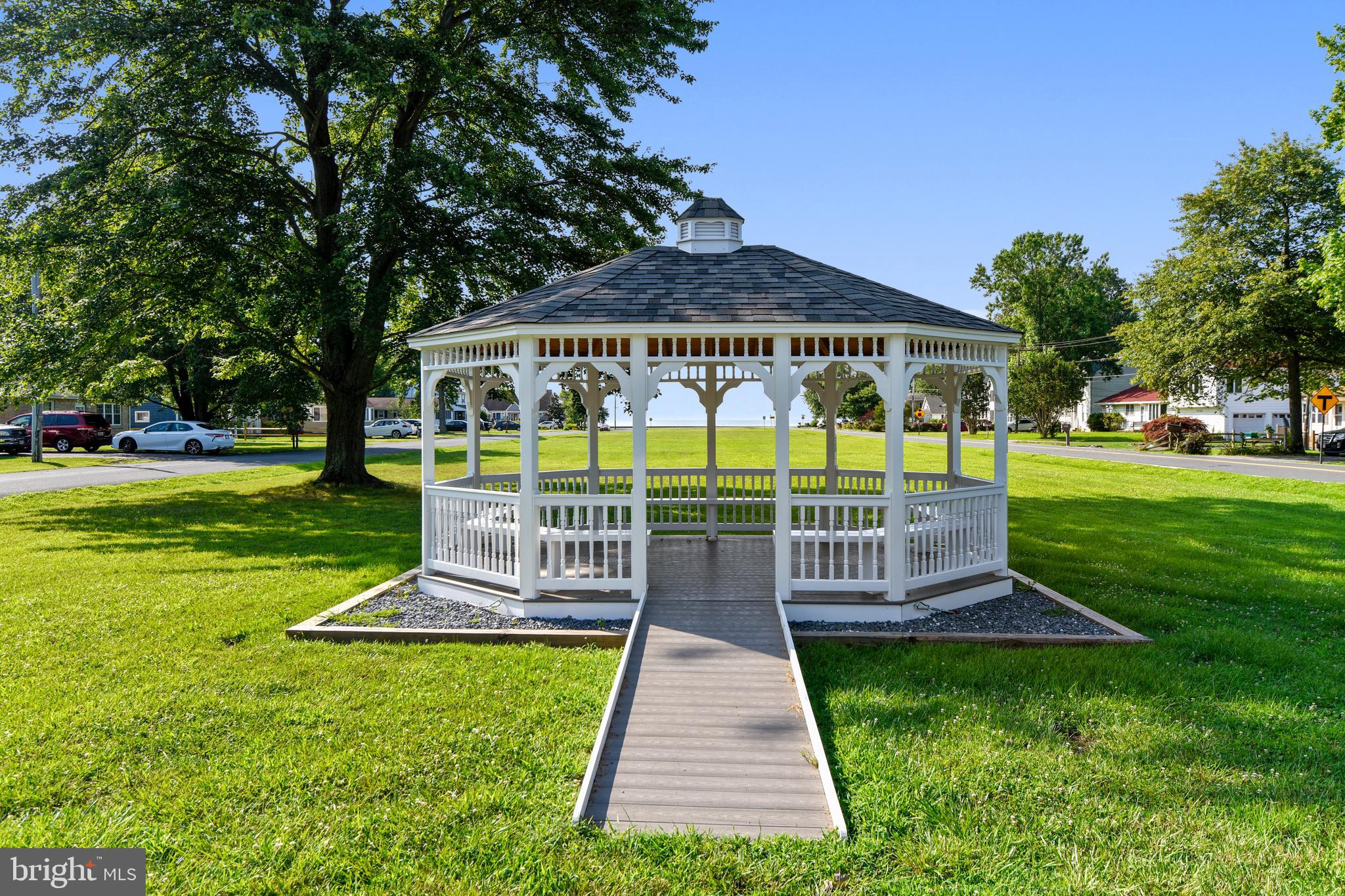 FRANKLIN MANOR - Residential