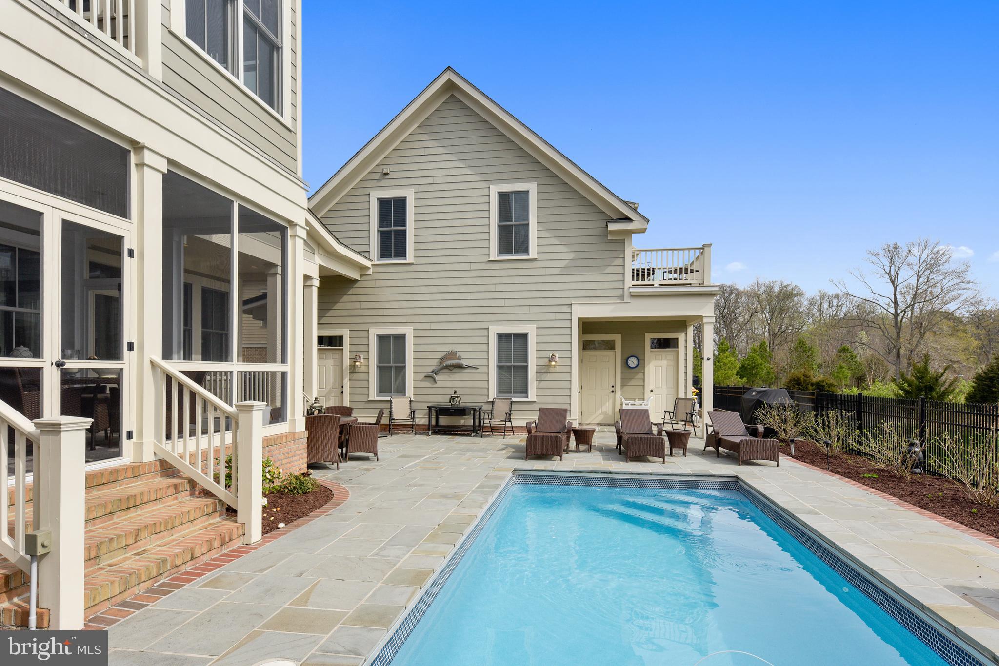 EASTON VILLAGE - Residential