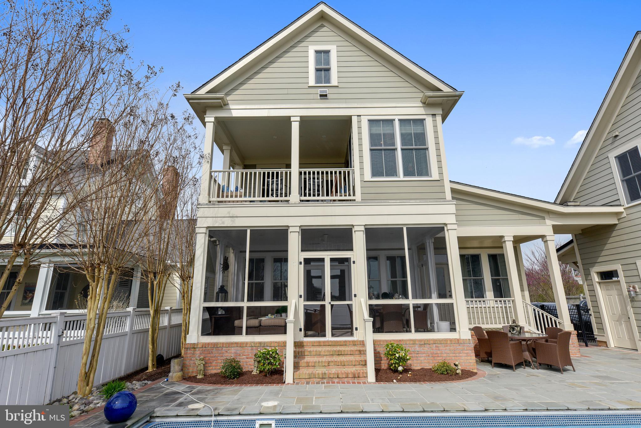 EASTON VILLAGE - Residential