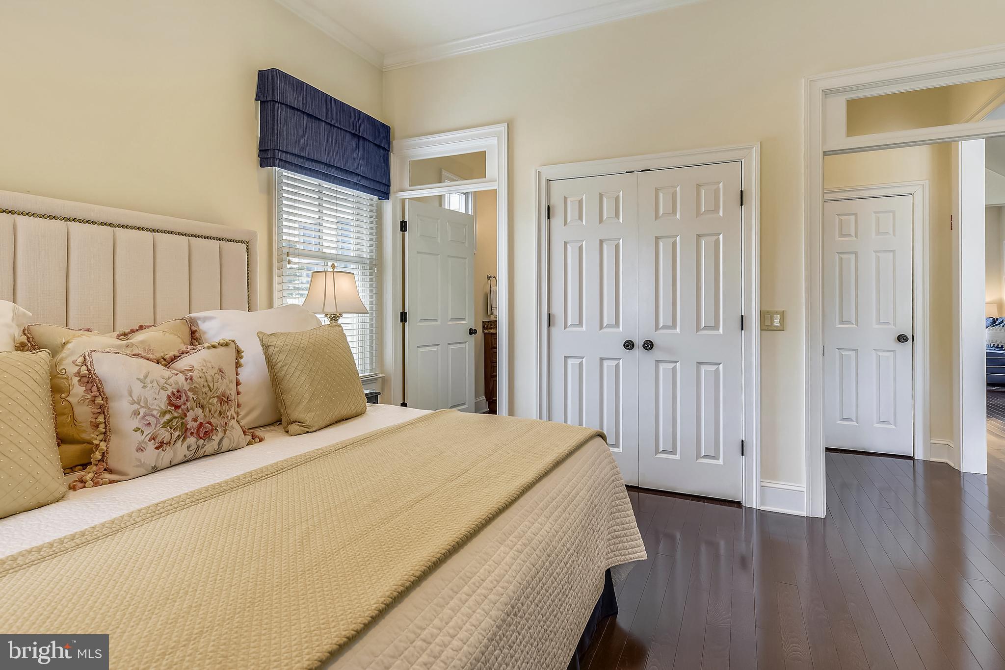 EASTON VILLAGE - Residential