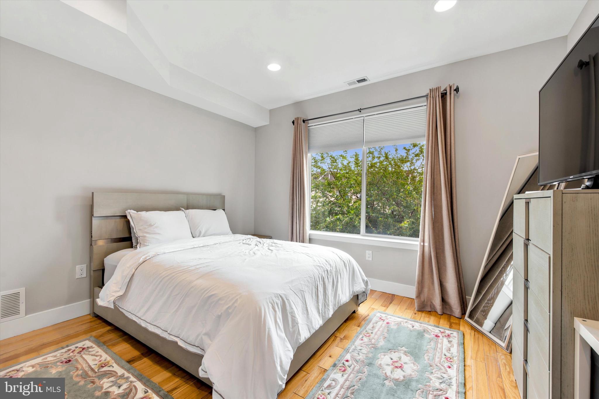 OLDE KENSINGTON - Residential