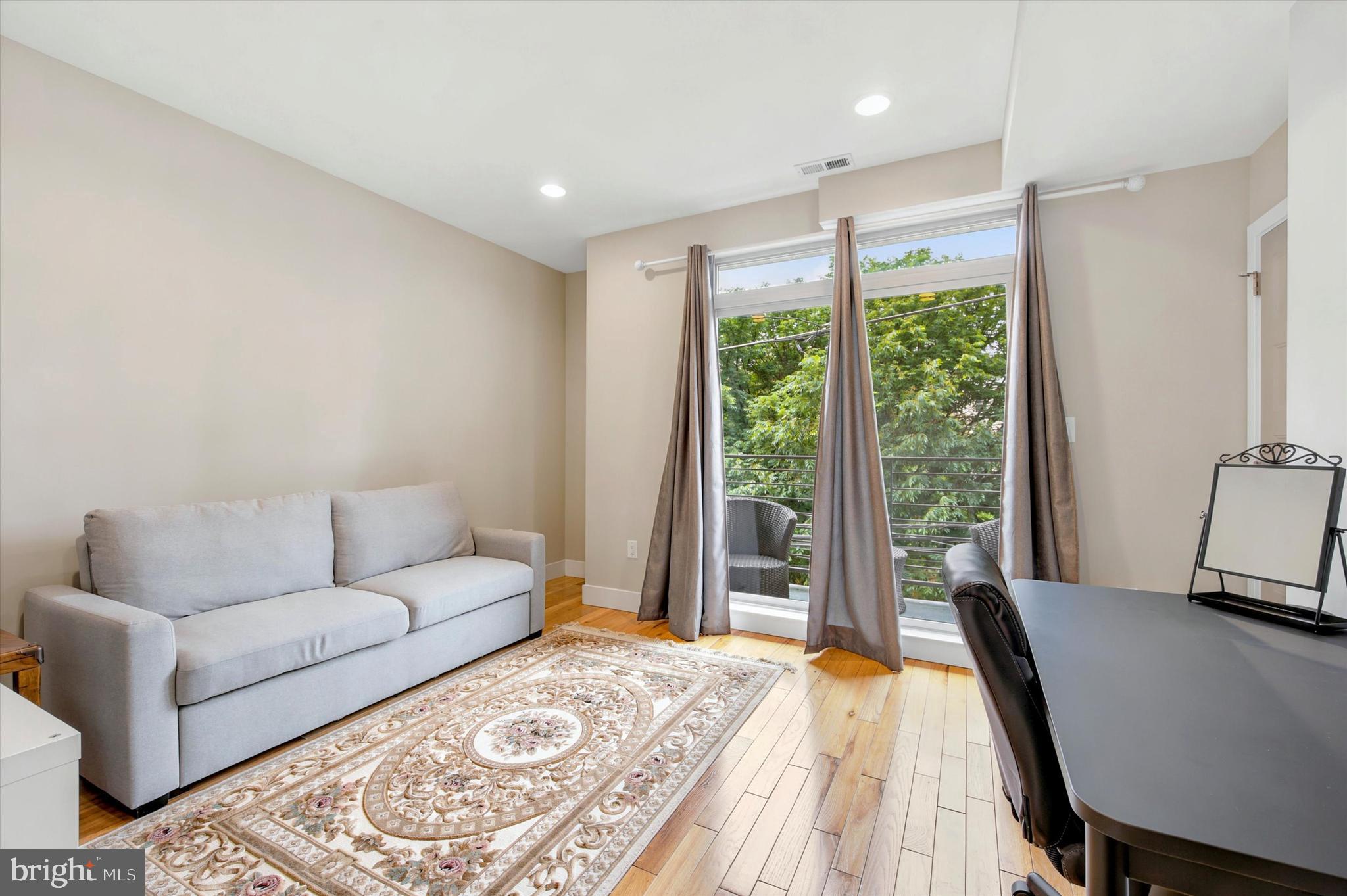 OLDE KENSINGTON - Residential