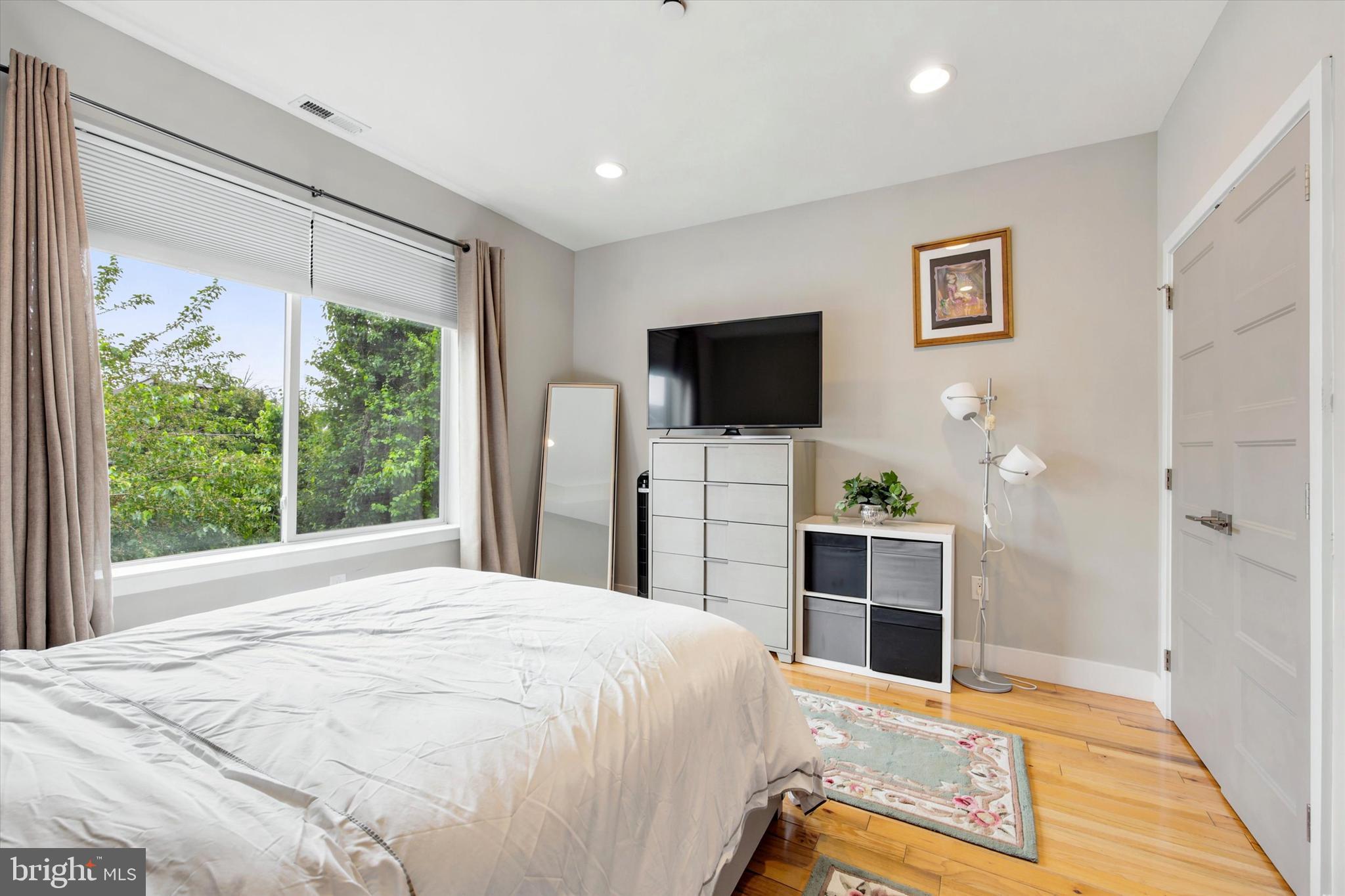 OLDE KENSINGTON - Residential