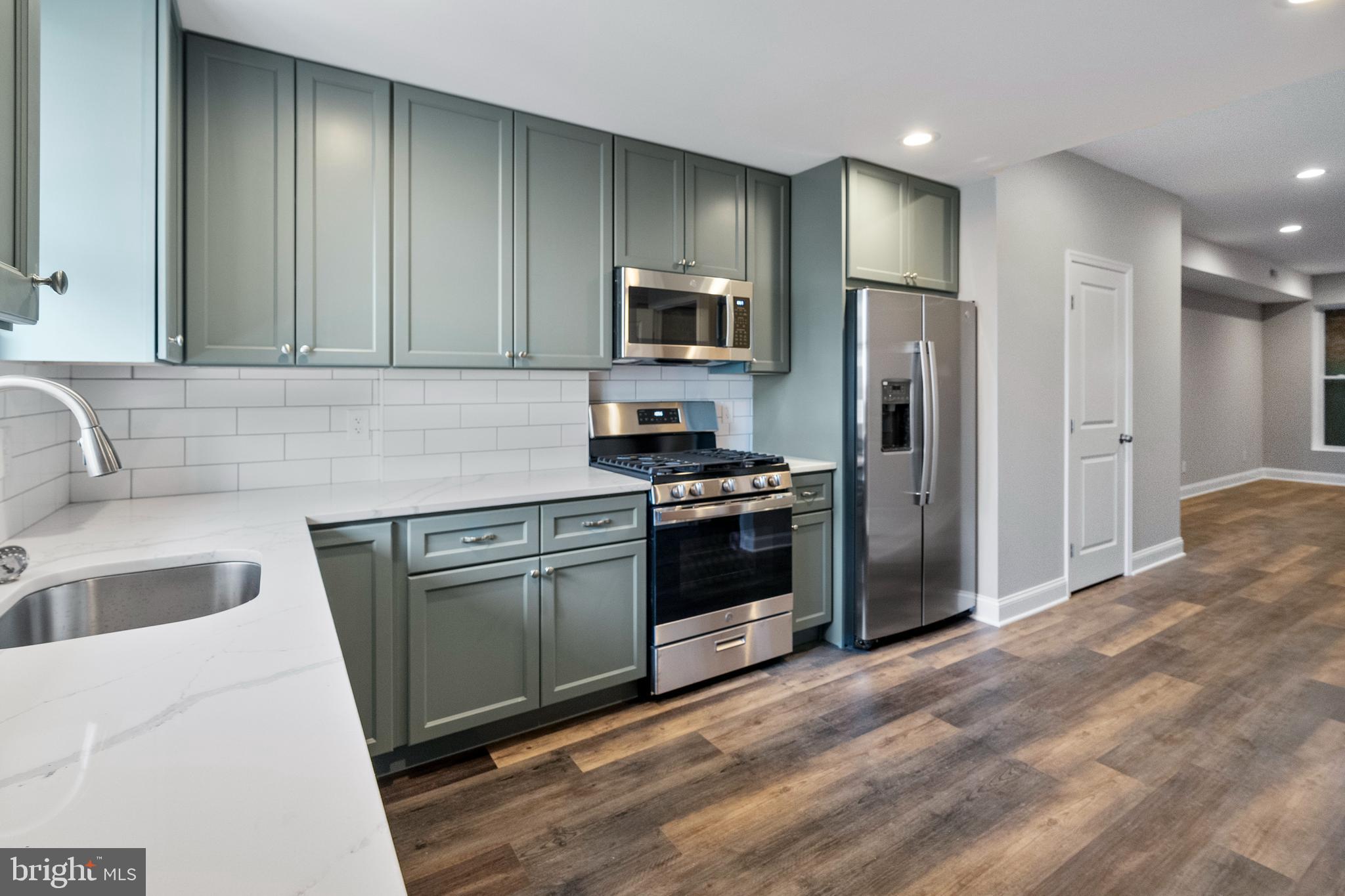 MADISON EASTEND - Residential