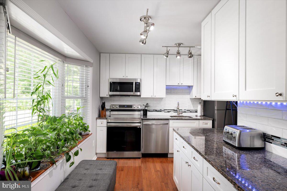 KEENE MILL WOODS - Residential