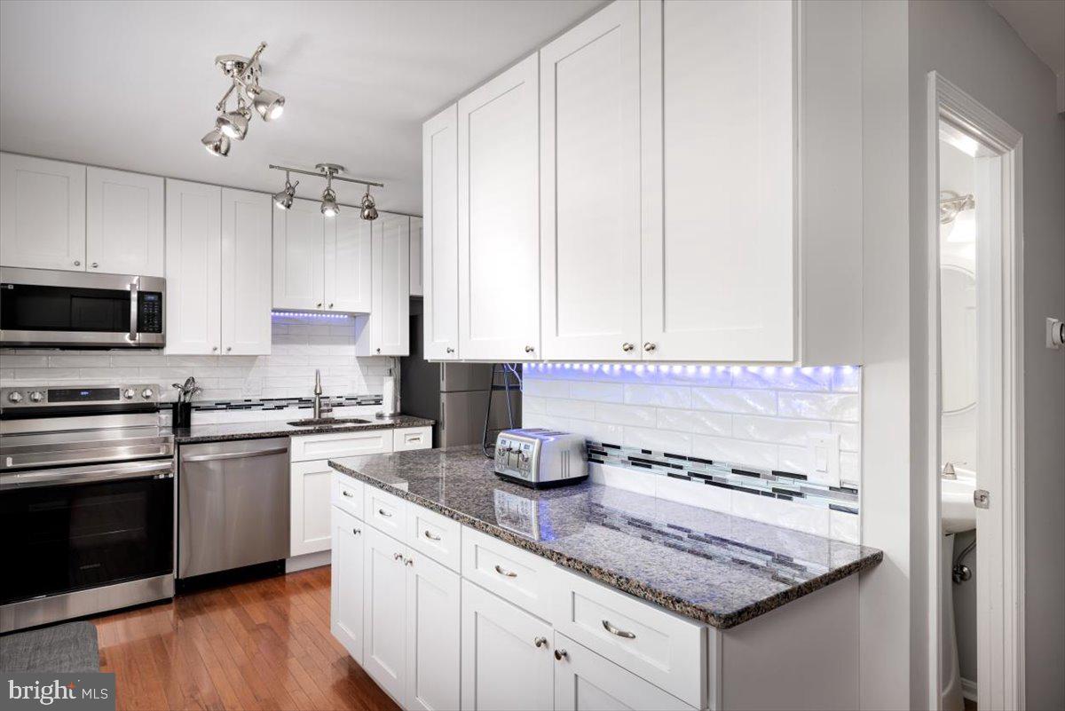 KEENE MILL WOODS - Residential
