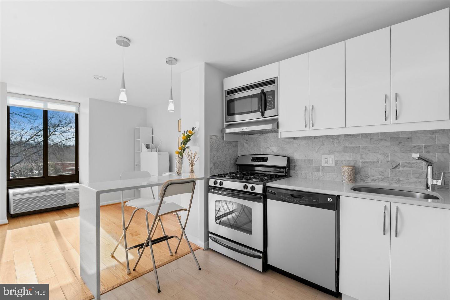 1510 CONDO - Residential