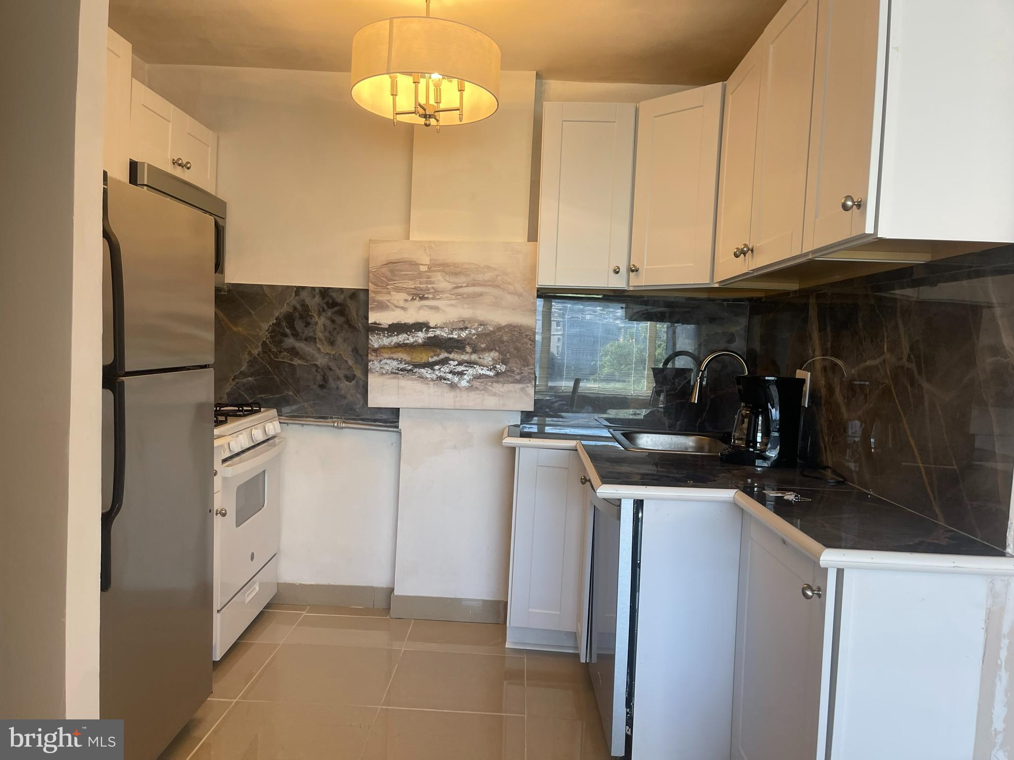 RIVER PLACE WEST - Residential Lease