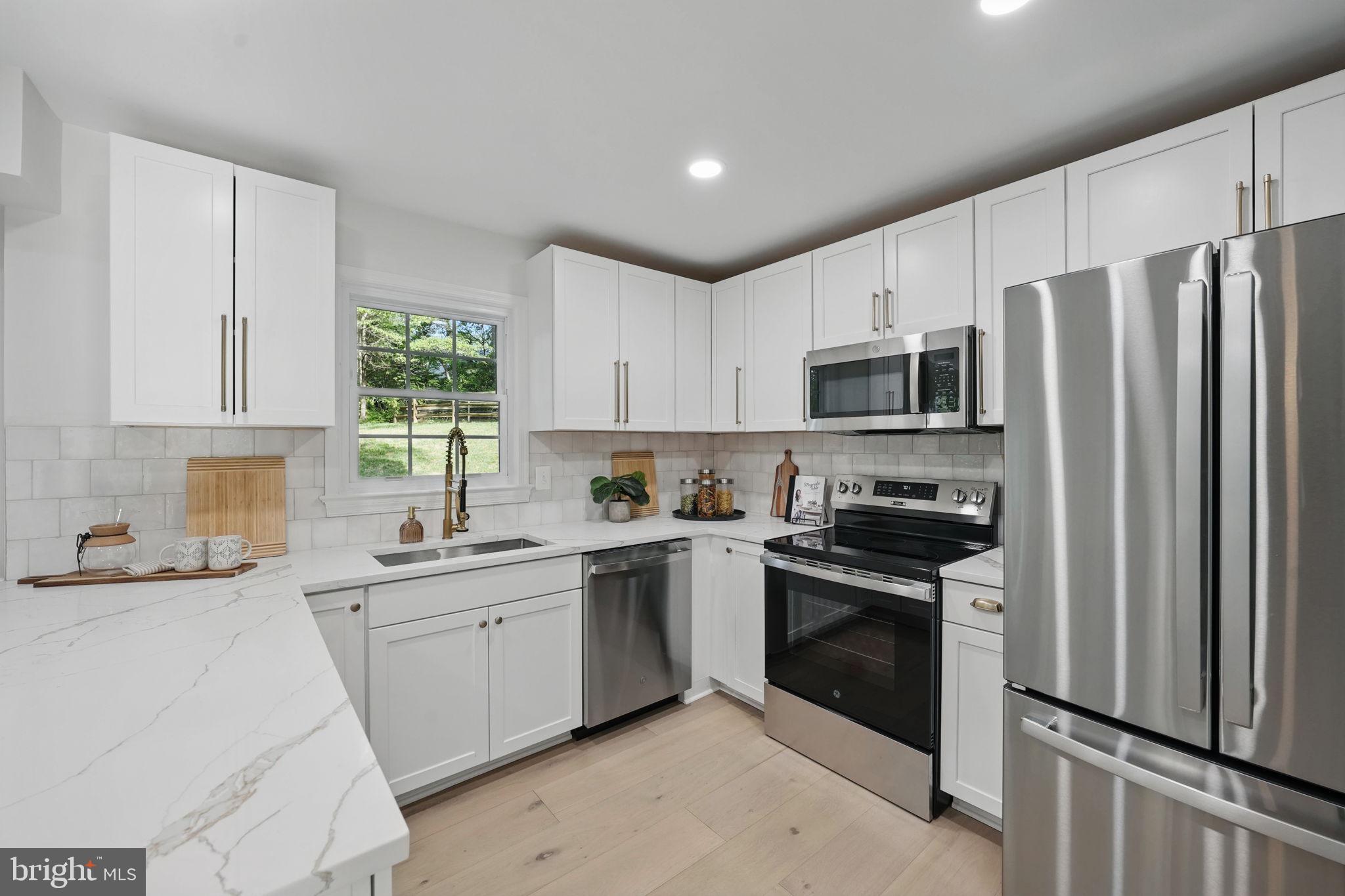 RESTON - Residential