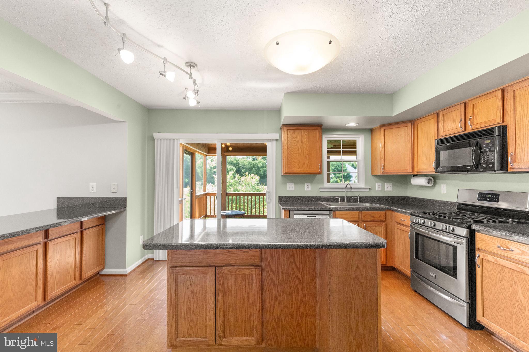 TUCHAHOE FARMS - Residential