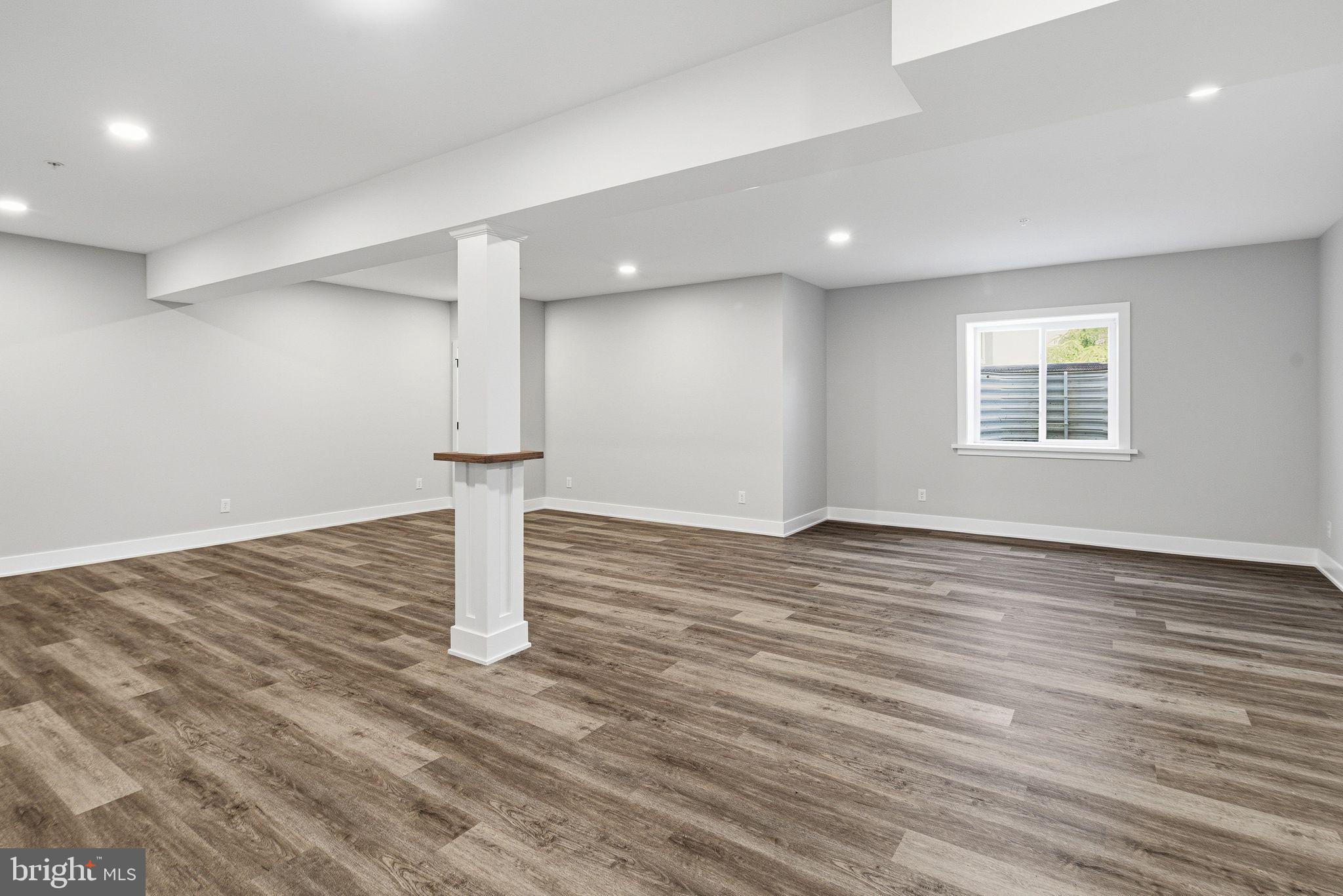 CREEKSIDE AT BLUE BELL - Residential