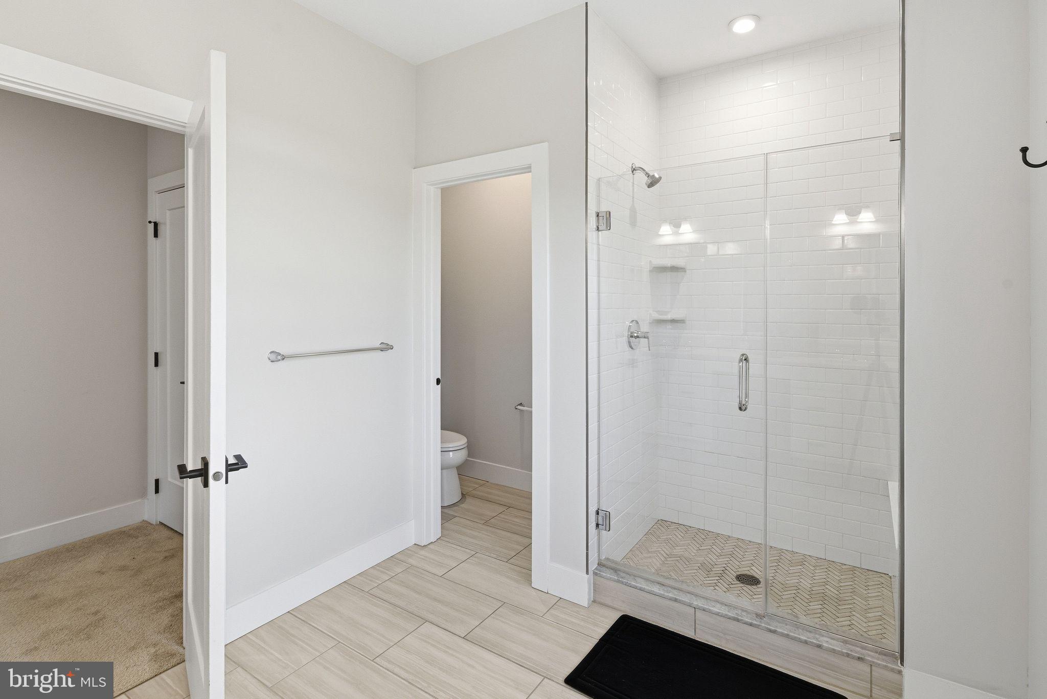CREEKSIDE AT BLUE BELL - Residential