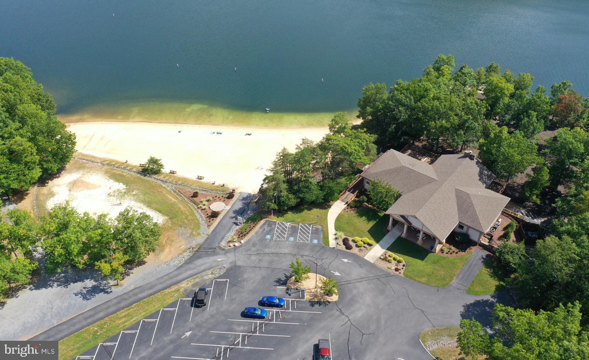 LAKE HOLIDAY ESTATES - Residential