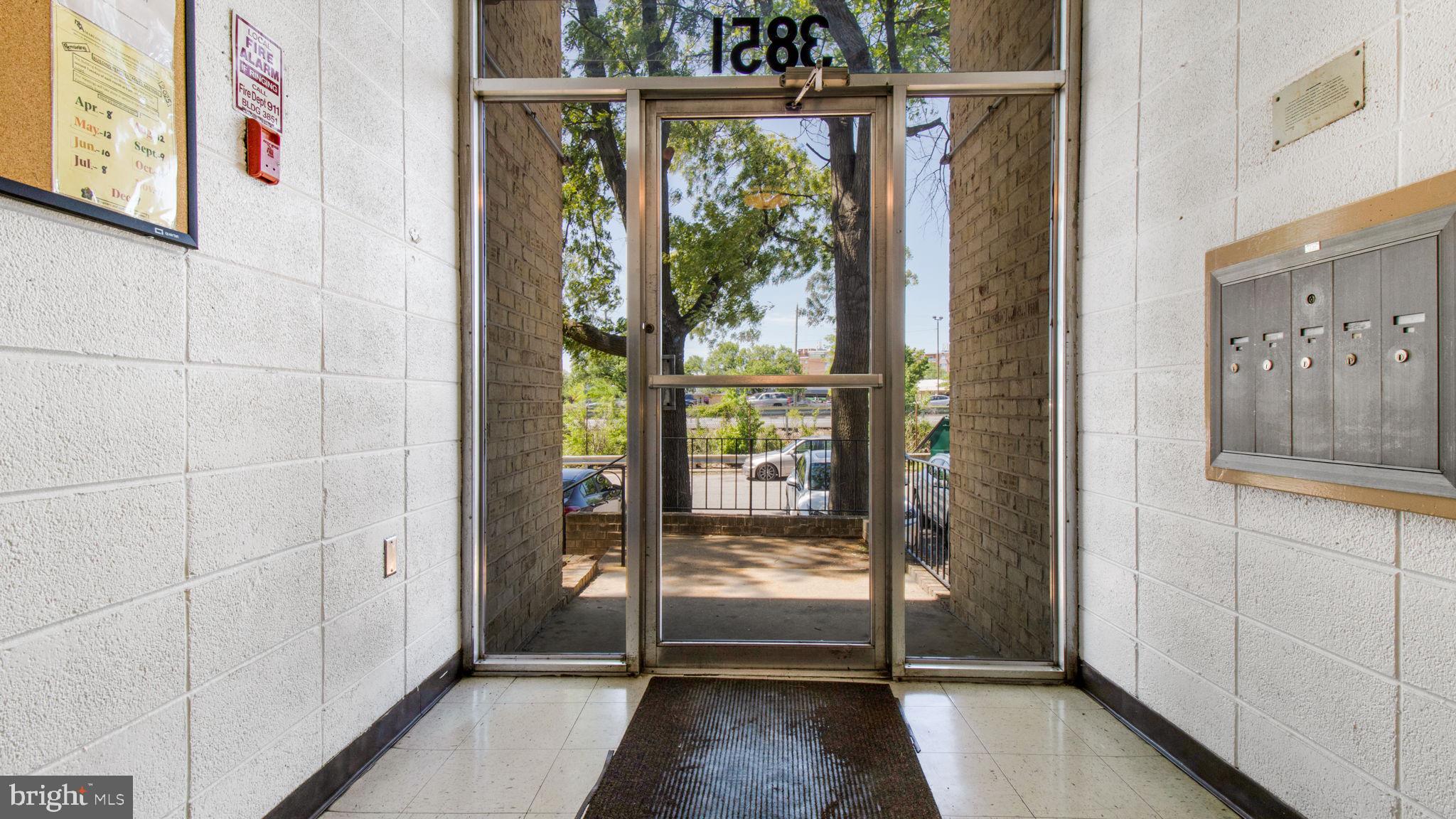 MARLOW TOWERS CONDOMINIUMS - Residential