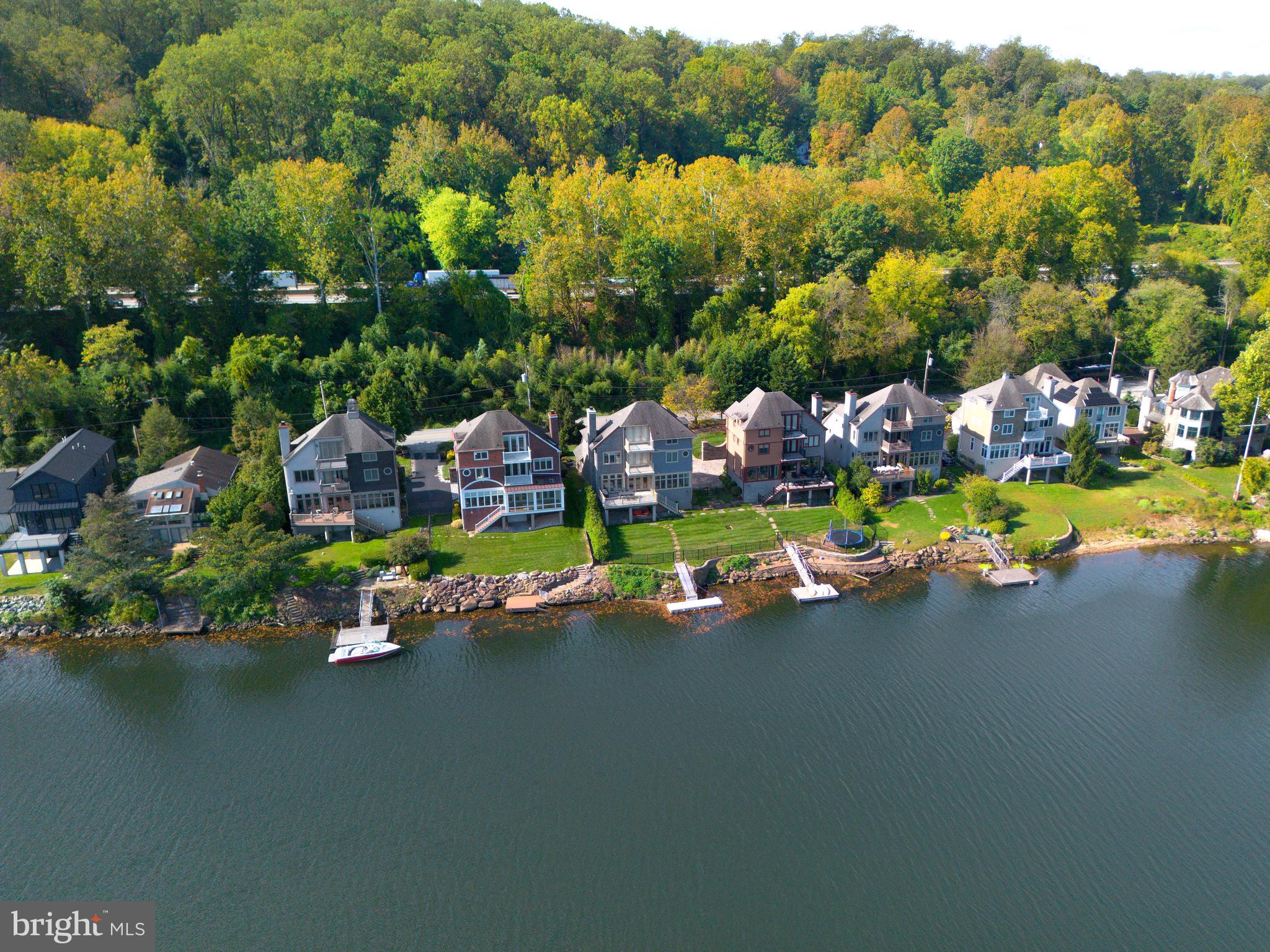 GLADWYNE - Residential