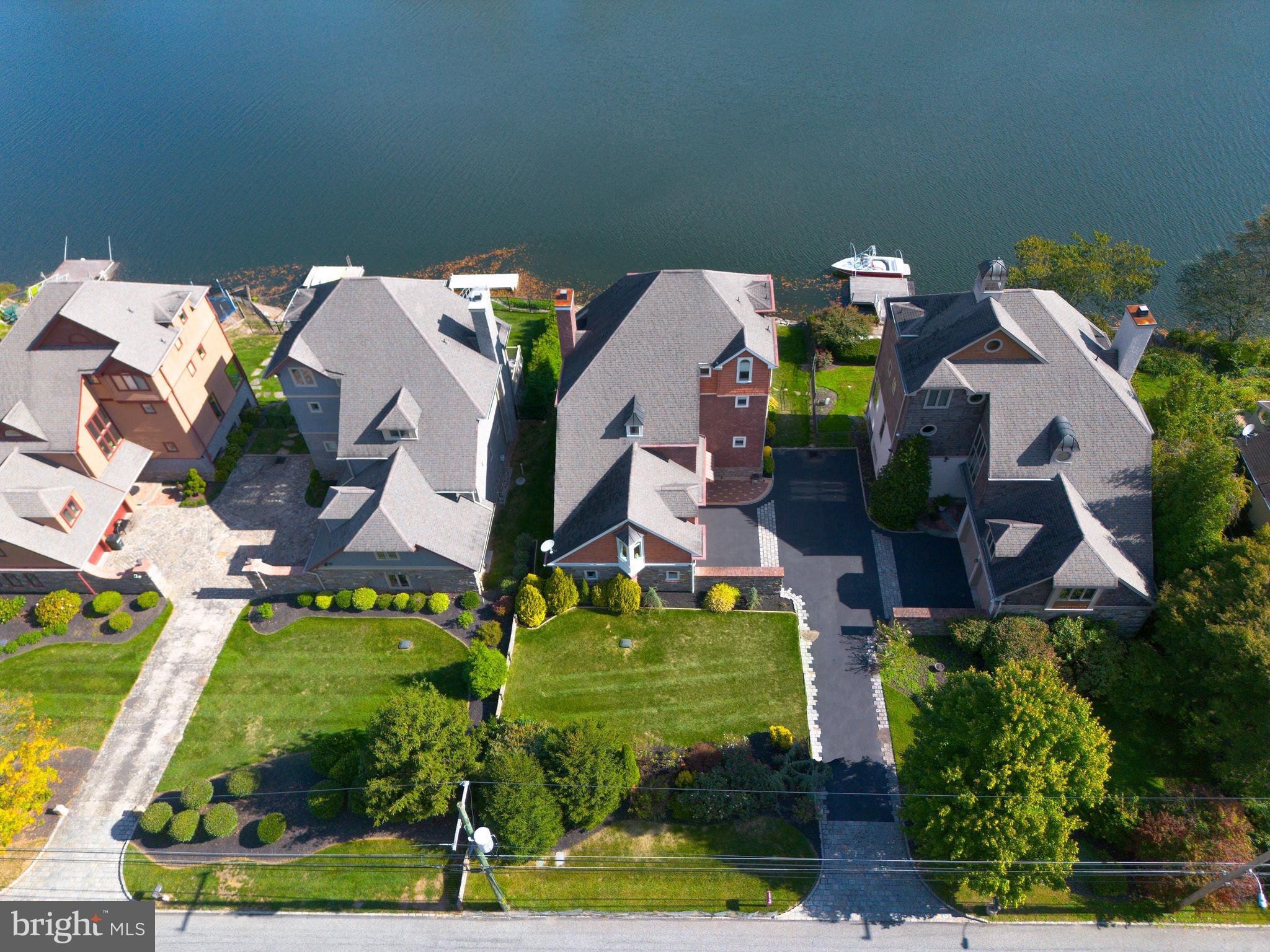GLADWYNE - Residential