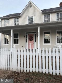 COLONIAL SQUARE - Residential