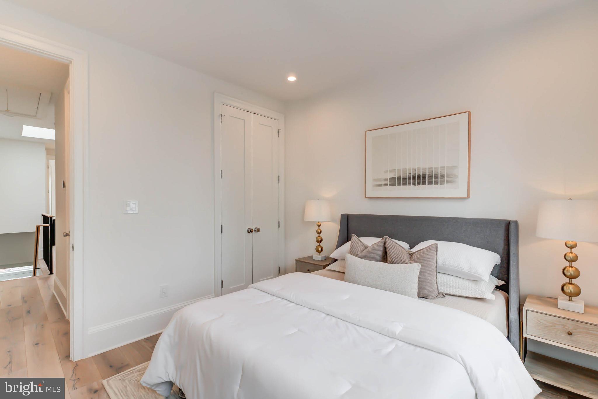 BLOOMINGDALE - Residential